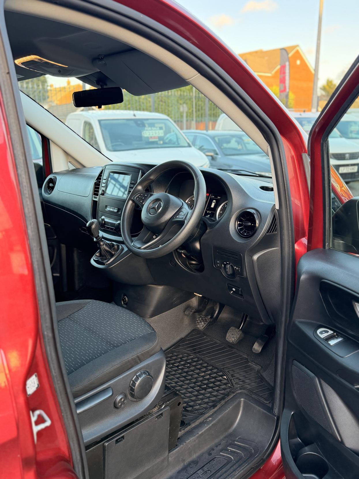 Mercedes-Benz Vito 1.7 114 CDI Progressive Crew Van Double Cab 5dr Diesel Manual FWD L2 Euro 6 (s/s) (LWB) (136 ps)