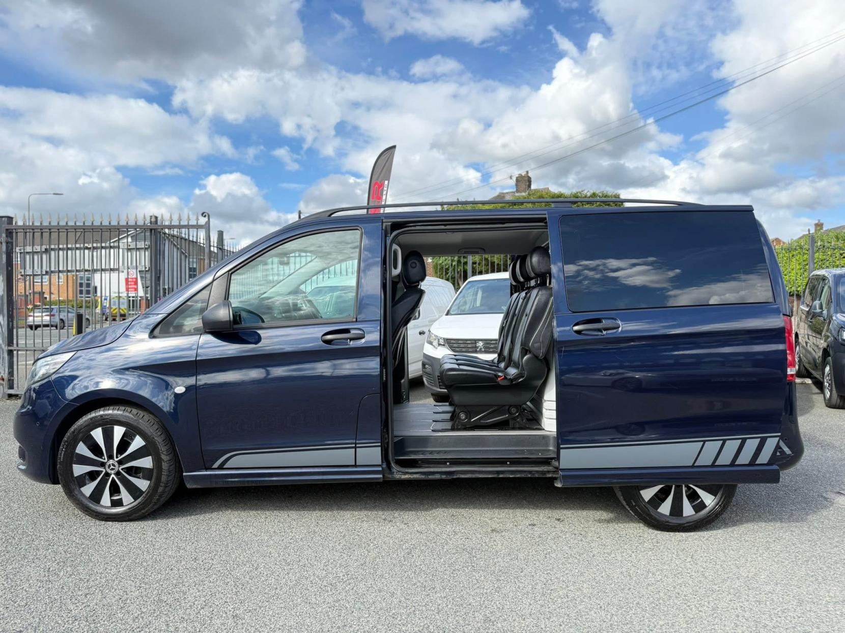 Mercedes-Benz Vito 2.1 119 CDI Sport Crew Van Double Cab 5dr Diesel G-Tronic+ RWD L1 Euro 6 (s/s) (190 ps)