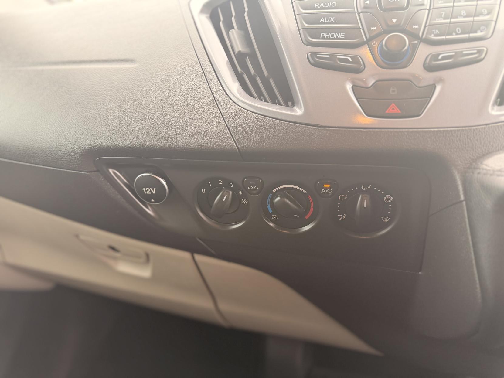 Ford Transit Custom 2.2 TDCi 290 Limited Combi Van 6dr Diesel Manual L1 H1 (191 g/km, 153 bhp)