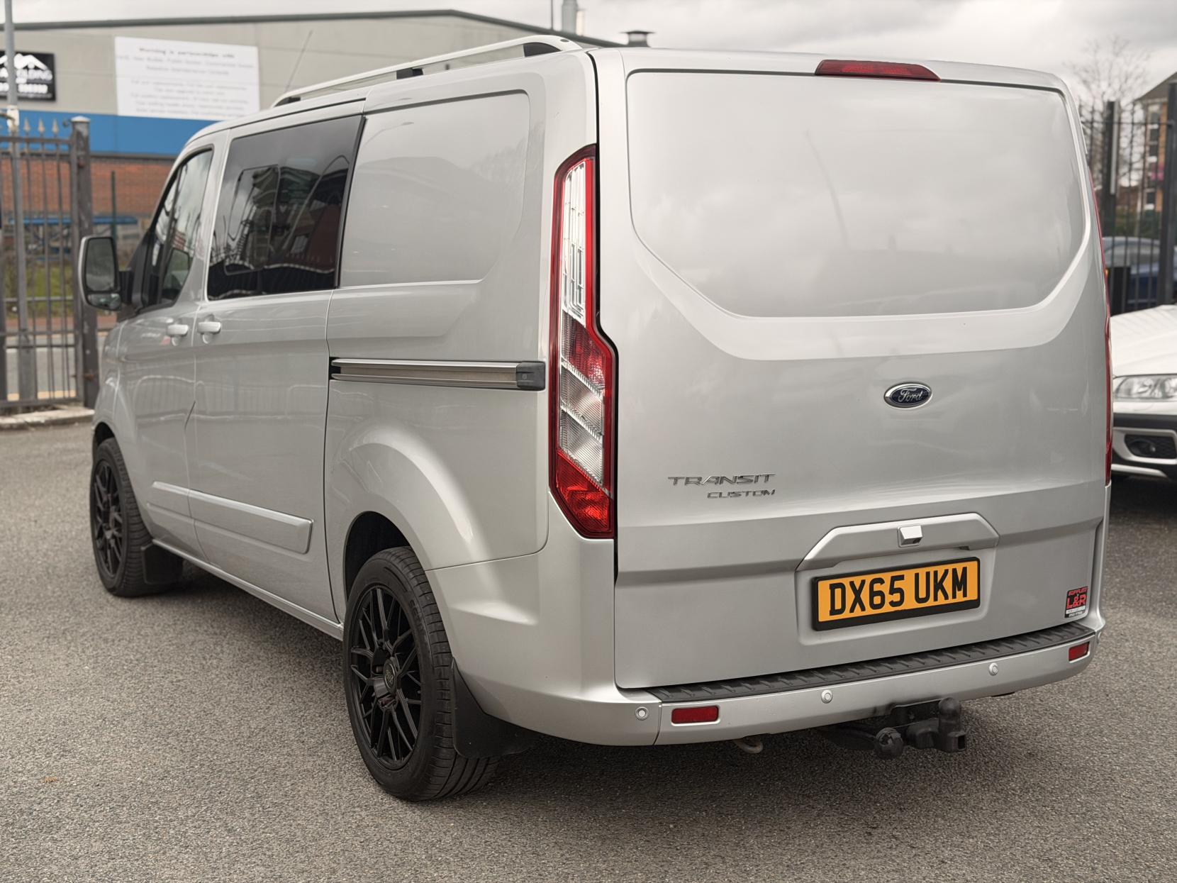 Ford Transit Custom 2.2 TDCi 290 Limited Combi Van 6dr Diesel Manual L1 H1 (191 g/km, 153 bhp)