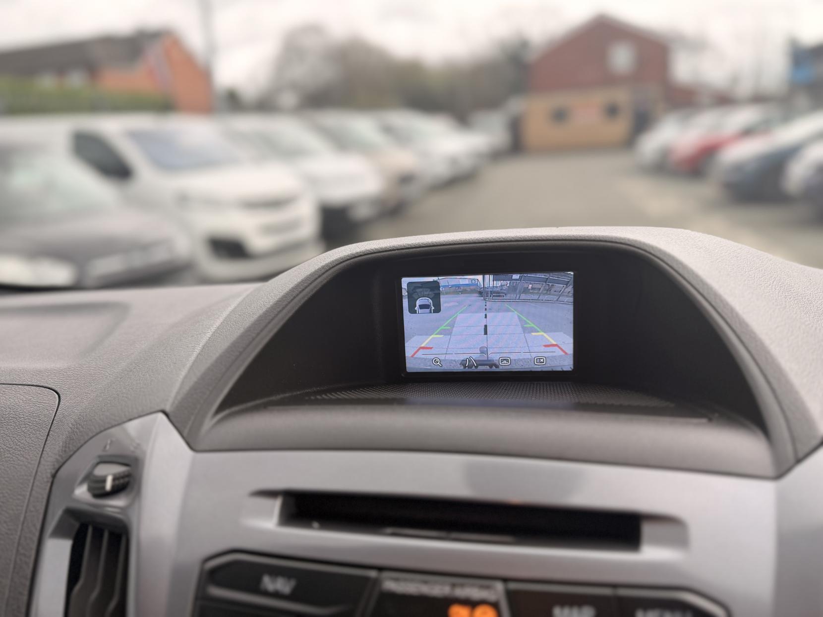 Ford Transit Custom 2.2 TDCi 290 Limited Combi Van 6dr Diesel Manual L1 H1 (191 g/km, 153 bhp)