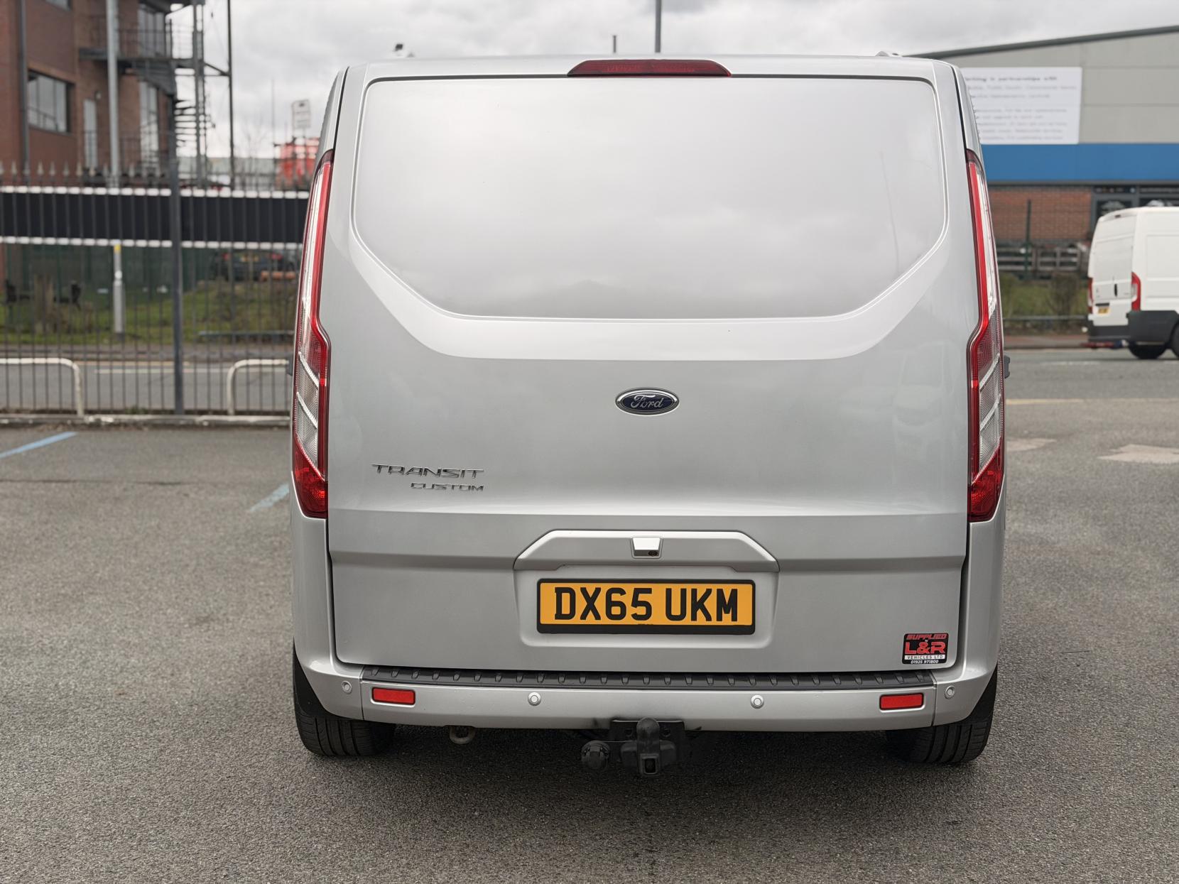 Ford Transit Custom 2.2 TDCi 290 Limited Combi Van 6dr Diesel Manual L1 H1 (191 g/km, 153 bhp)