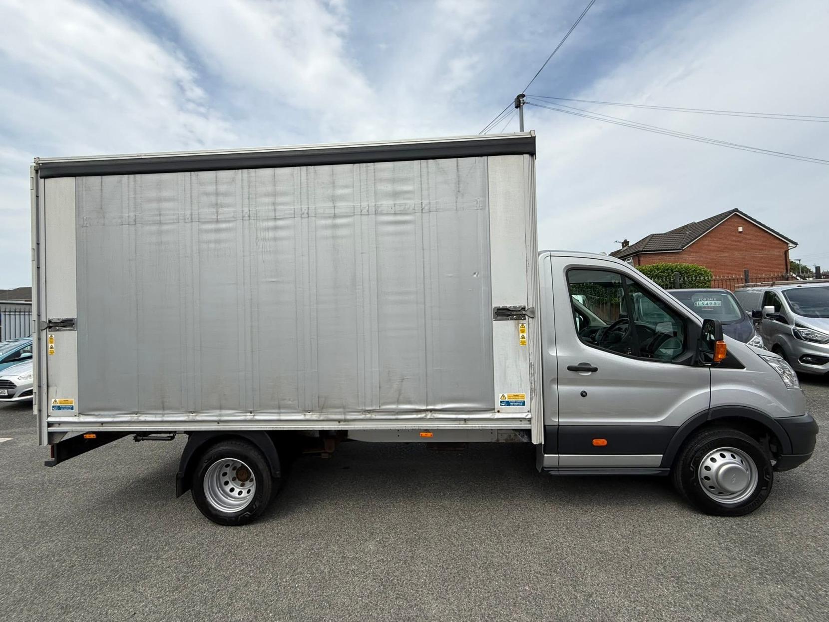 Ford Transit 2.2 TDCi 350 Chassis Cab 2dr Diesel Manual RWD L4 H1 Euro 5 (DRW) (125 ps)