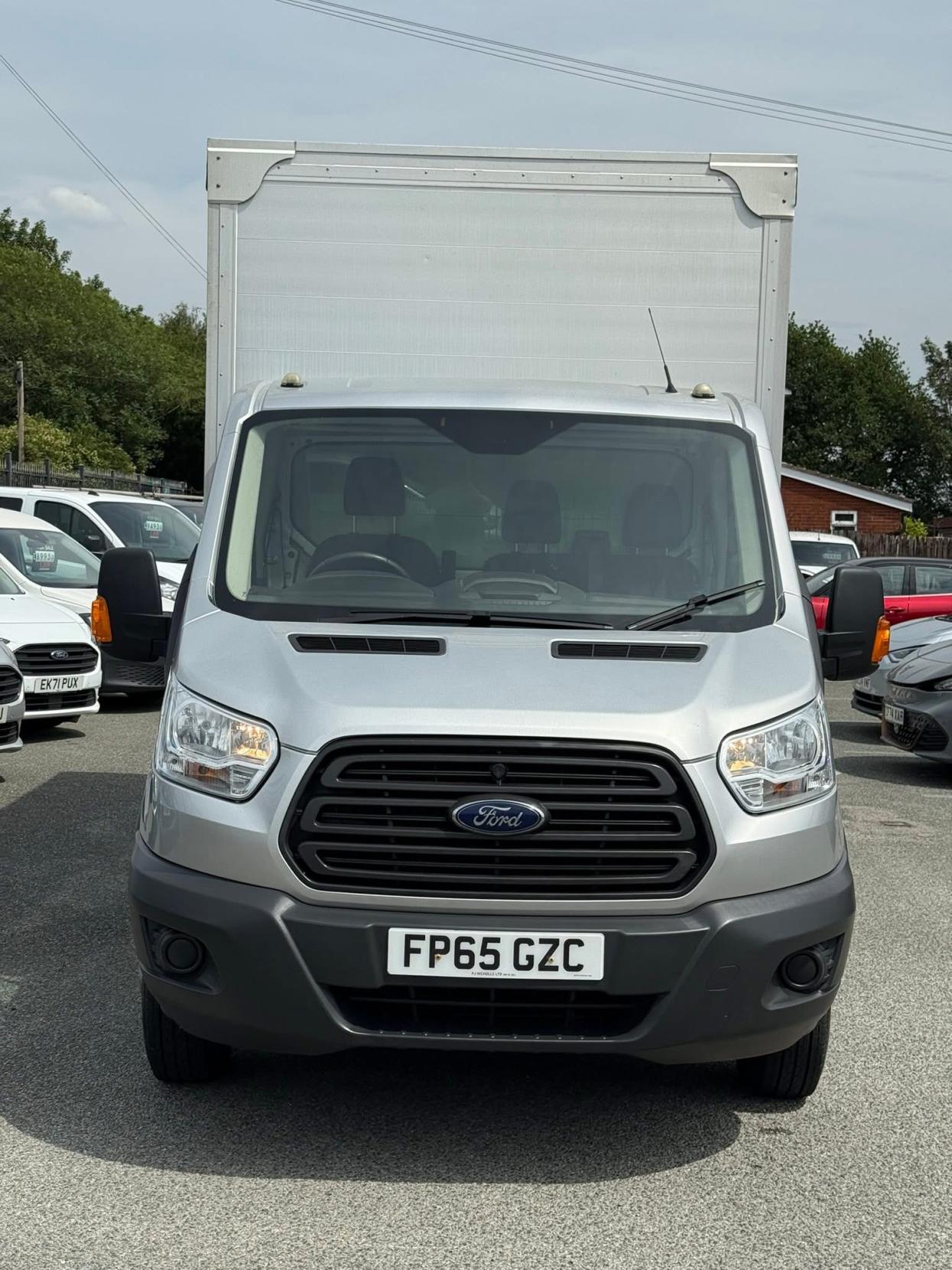 Ford Transit 2.2 TDCi 350 Chassis Cab 2dr Diesel Manual RWD L4 H1 Euro 5 (DRW) (125 ps)