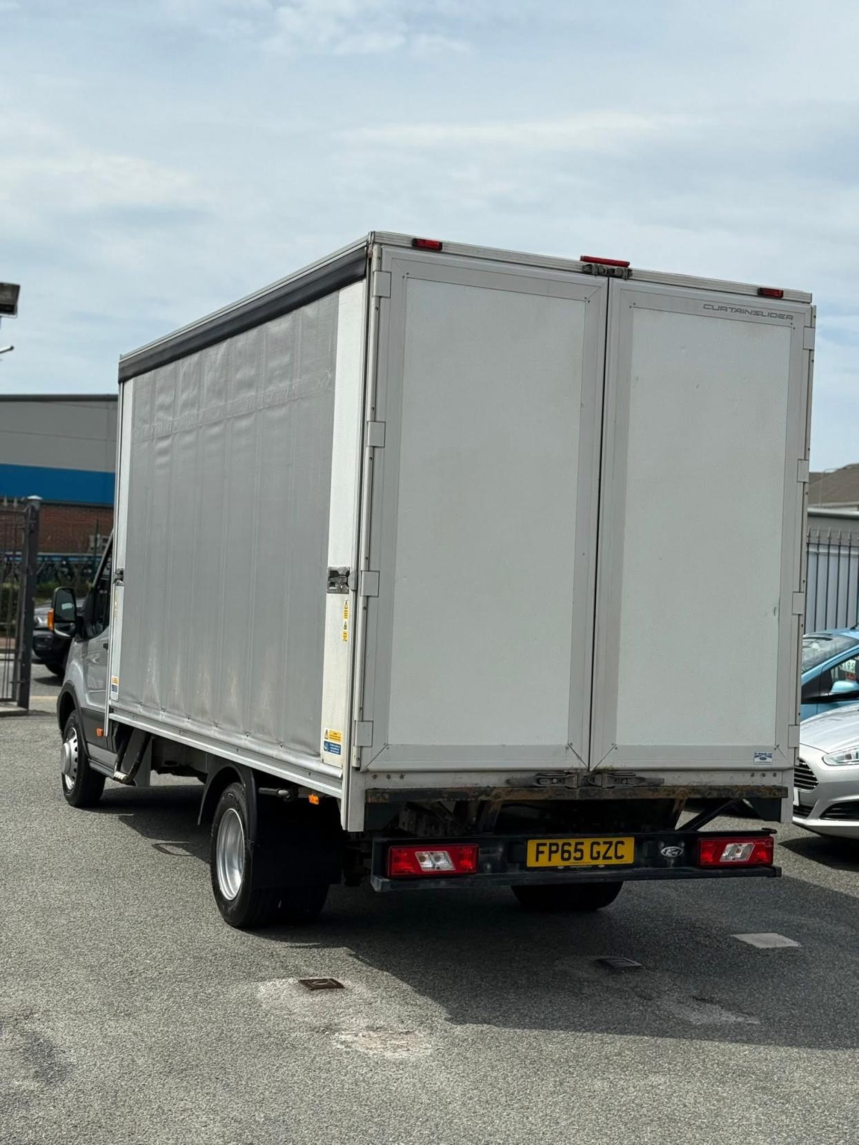 Ford Transit 2.2 TDCi 350 Chassis Cab 2dr Diesel Manual RWD L4 H1 Euro 5 (DRW) (125 ps)