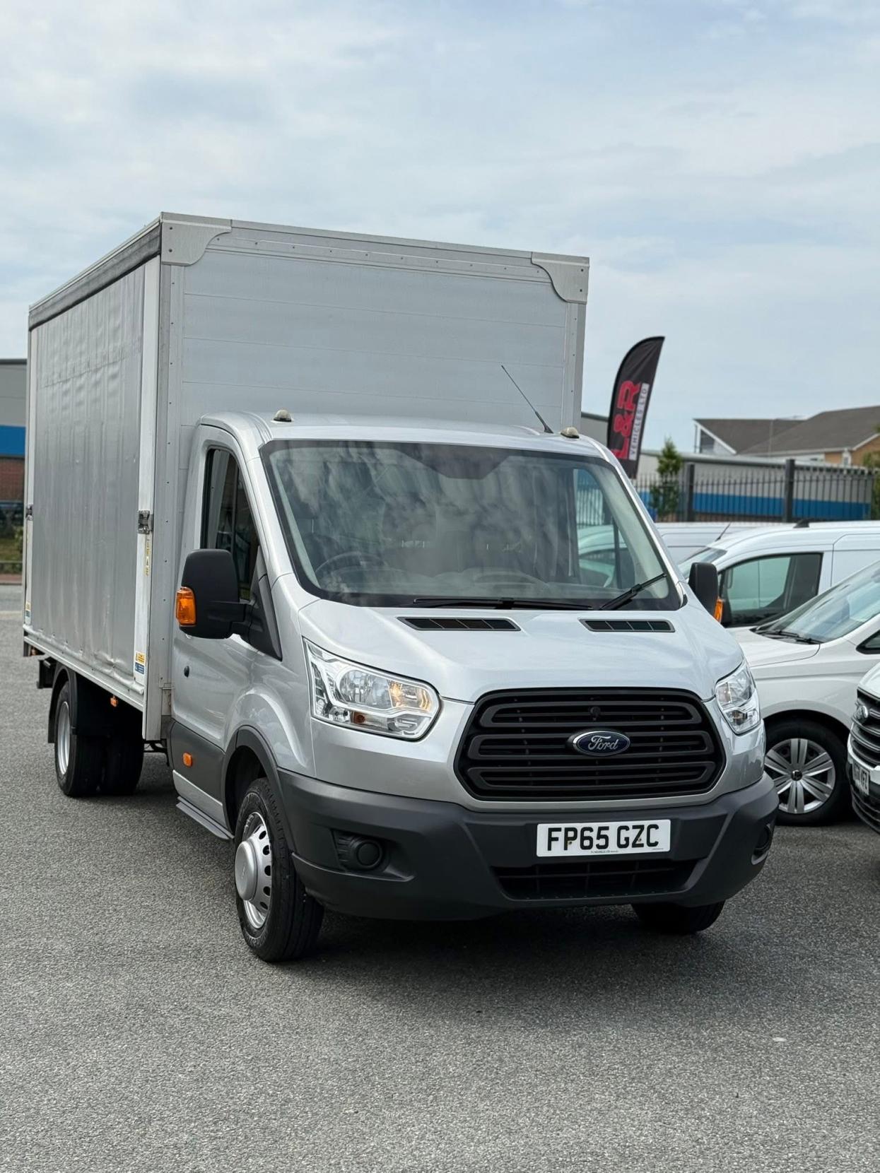 Ford Transit 2.2 TDCi 350 Chassis Cab 2dr Diesel Manual RWD L4 H1 Euro 5 (DRW) (125 ps)