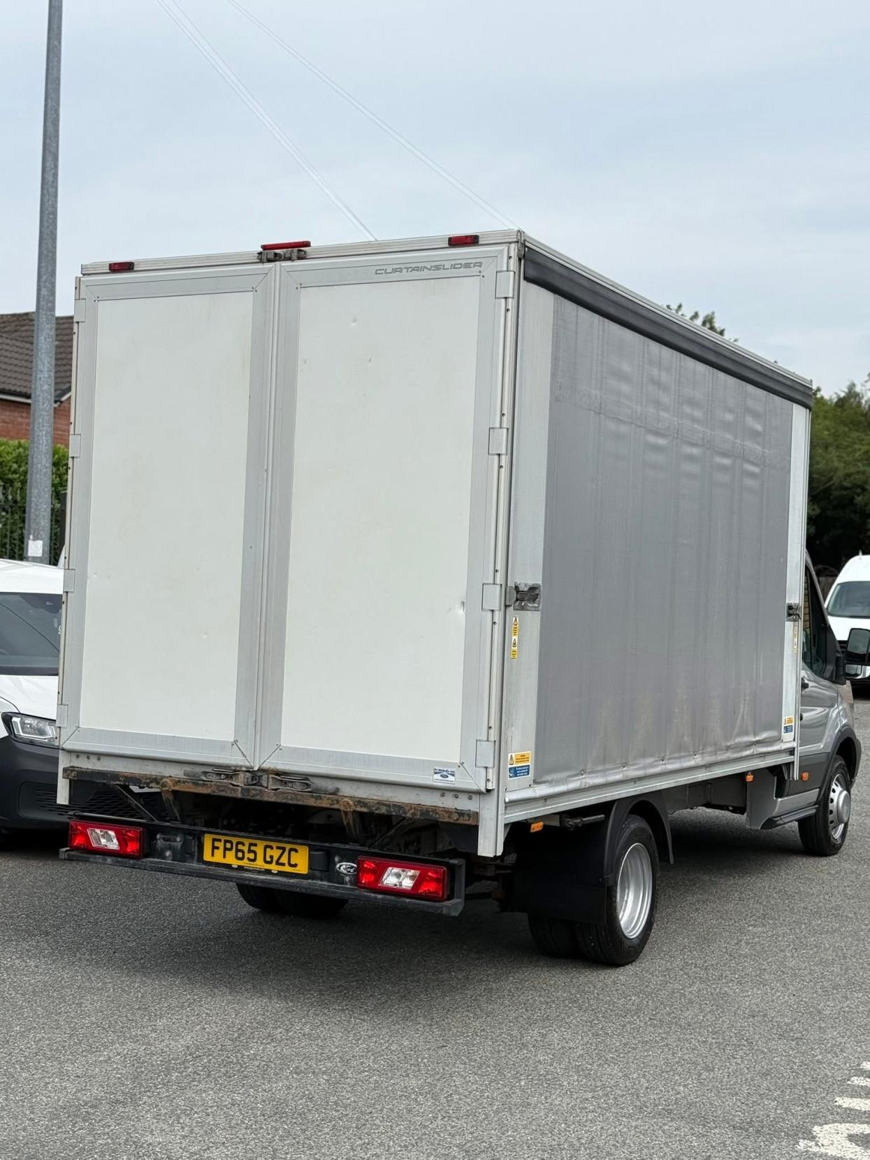 Ford Transit 2.2 TDCi 350 Chassis Cab 2dr Diesel Manual RWD L4 H1 Euro 5 (DRW) (125 ps)