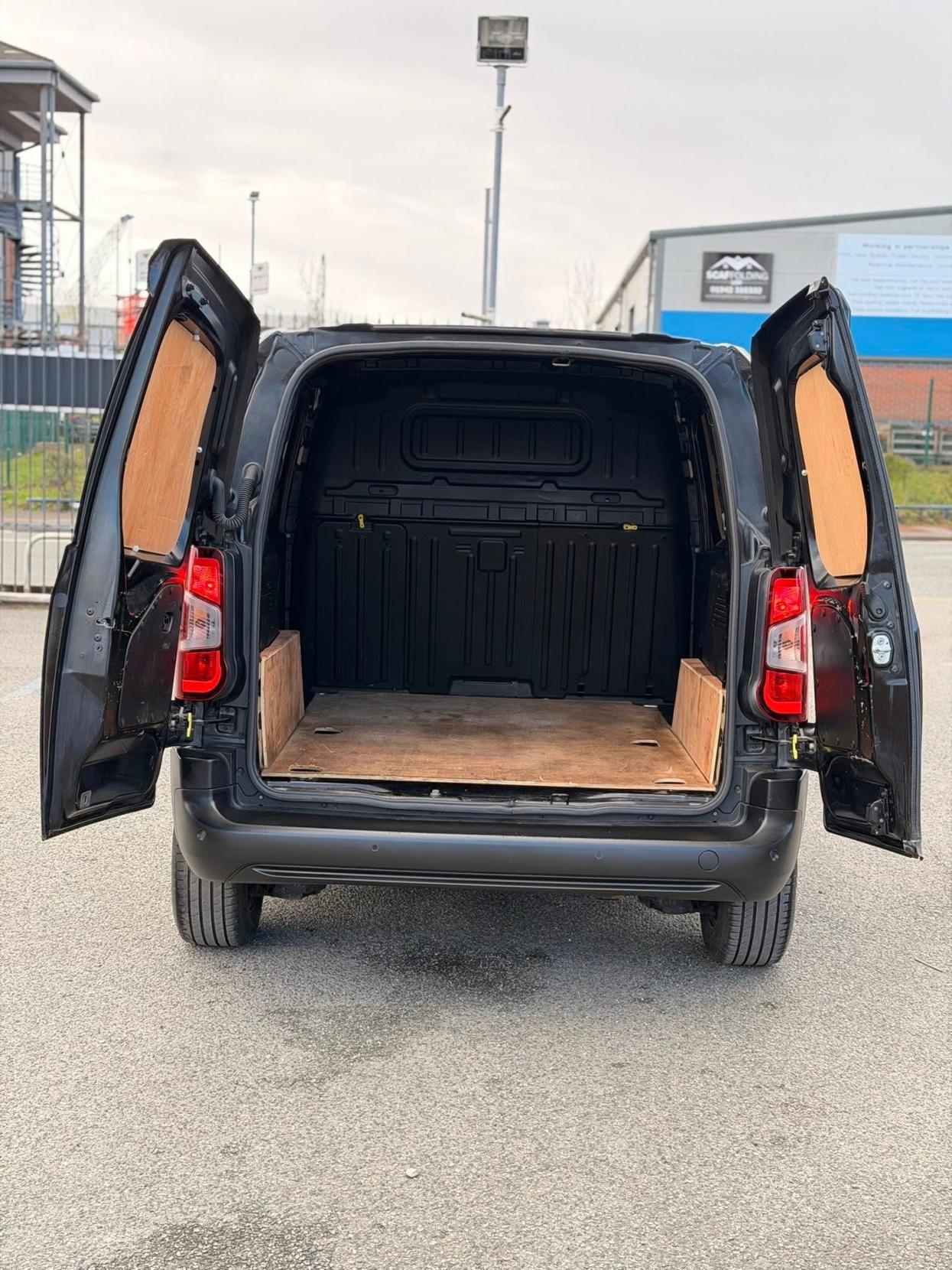 Peugeot Partner 1.5 BlueHDi 1000 Professional Standard Panel Van 5dr Diesel Manual SWB Euro 6 (s/s) (100 ps)