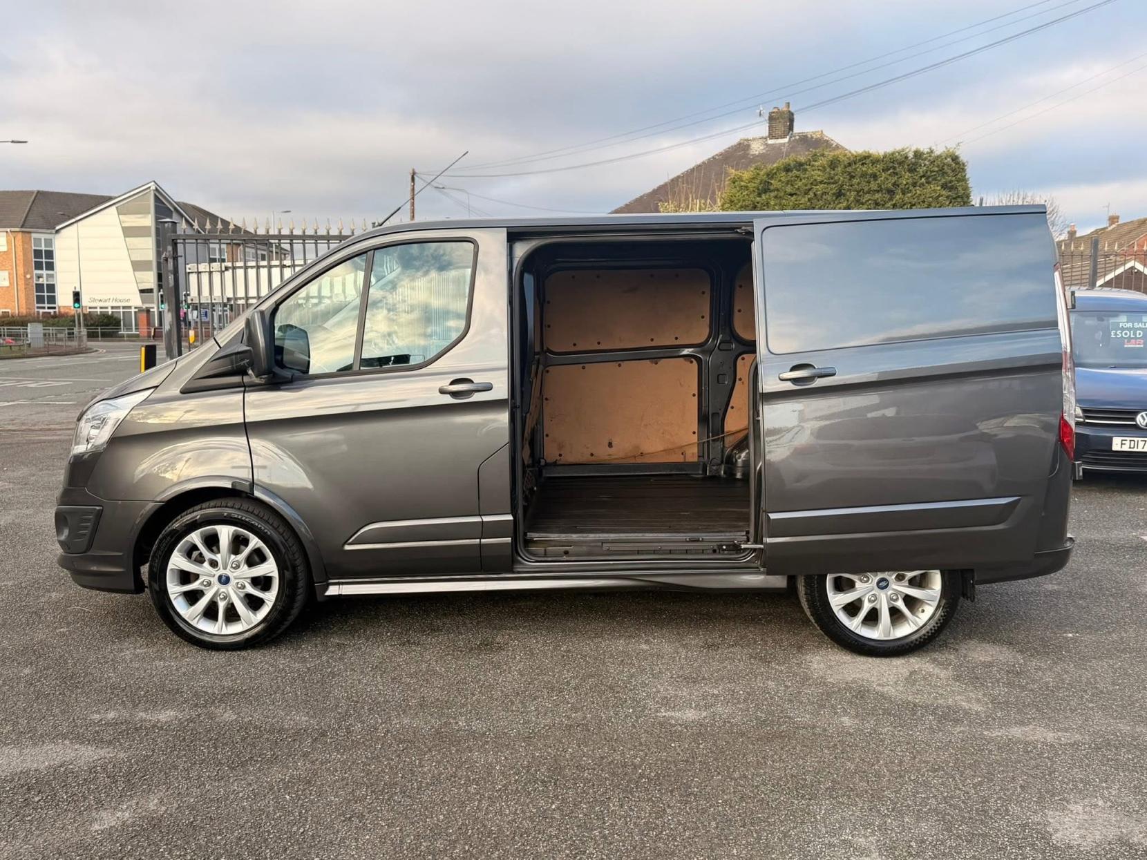 Ford Transit Custom 2.2 TDCi 290 Sport Panel Van 5dr Diesel Manual L1 H1 (186 g/km, 153 bhp)