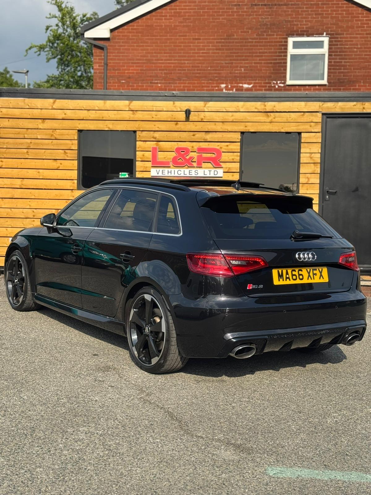 Audi RS3 2.5 TFSI Sportback 5dr Petrol S Tronic quattro Euro 6 (s/s) (Nav) (367 ps)