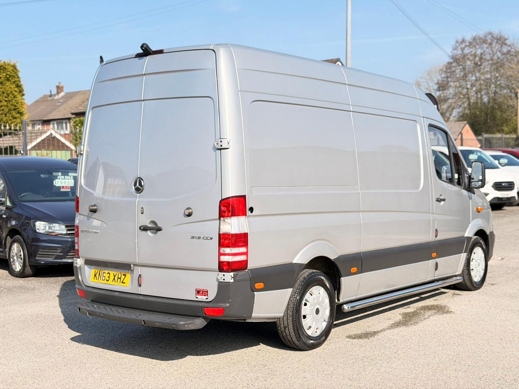 Mercedes-Benz Sprinter 2.1 313 CDi Panel Van 4dr Diesel Manual RWD L2 (129 bhp)