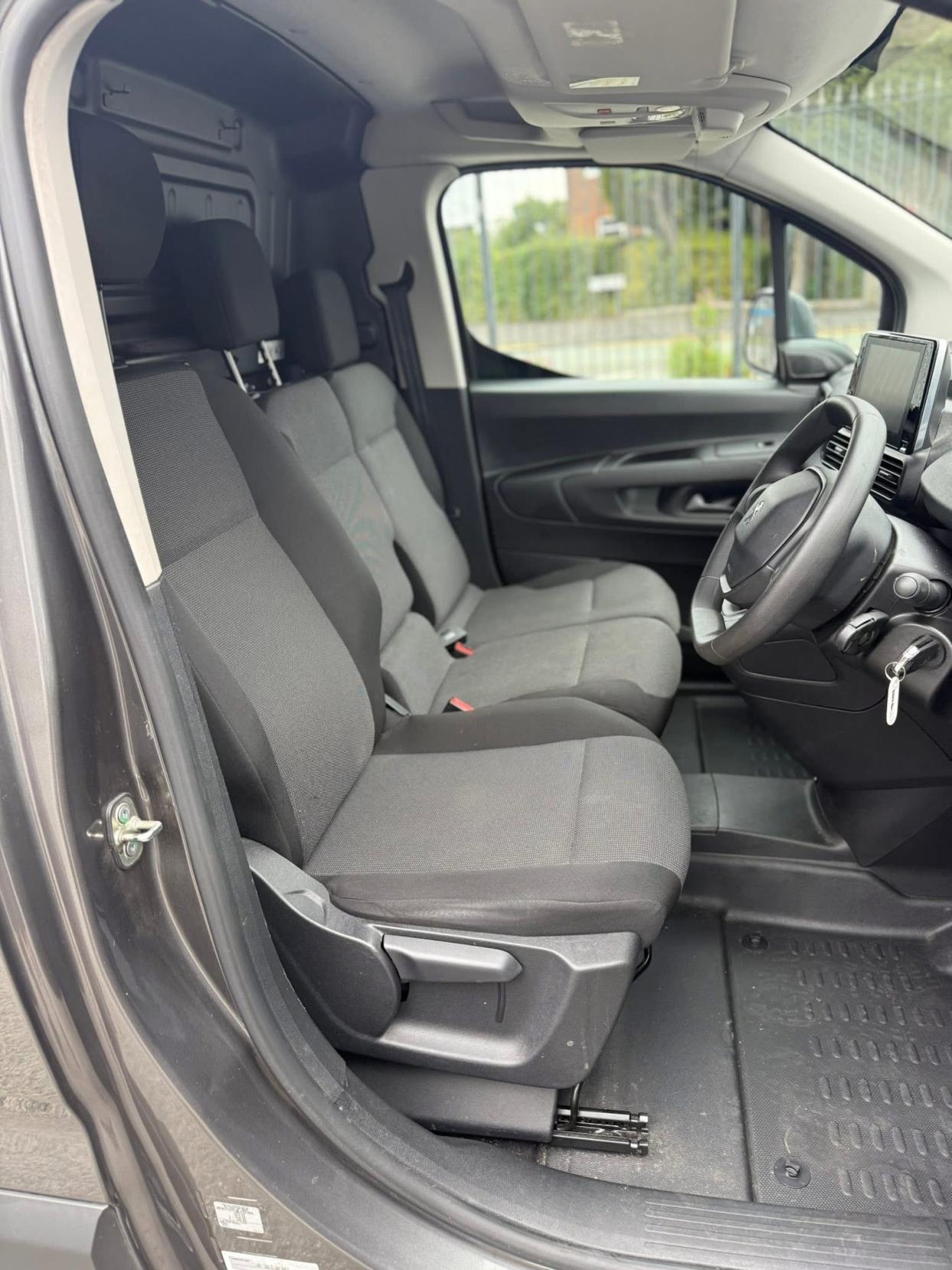 Peugeot Partner 1.5 BlueHDi 1000 Professional Standard Panel Van 5dr Diesel Manual SWB Euro 6 (100 bhp)