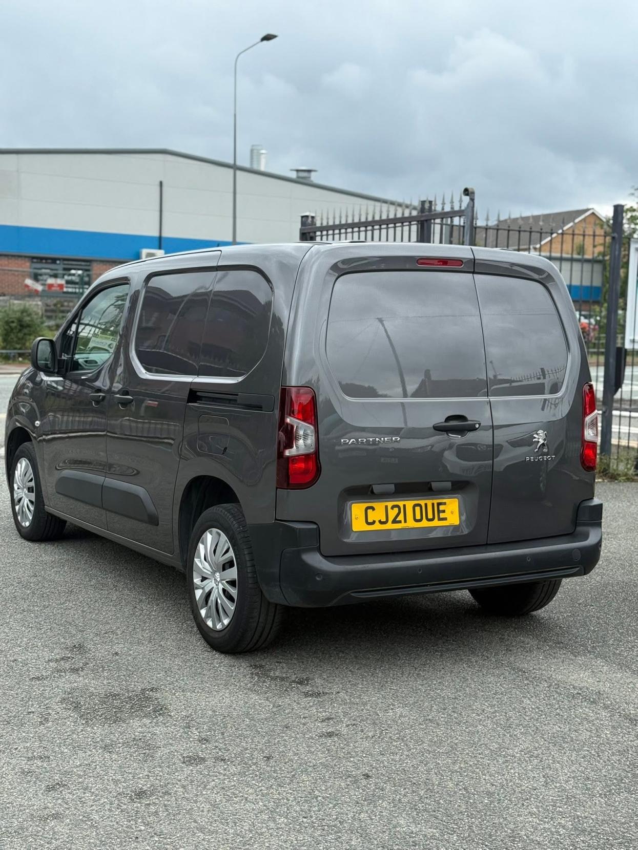 Peugeot Partner 1.5 BlueHDi 1000 Professional Standard Panel Van 5dr Diesel Manual SWB Euro 6 (100 bhp)
