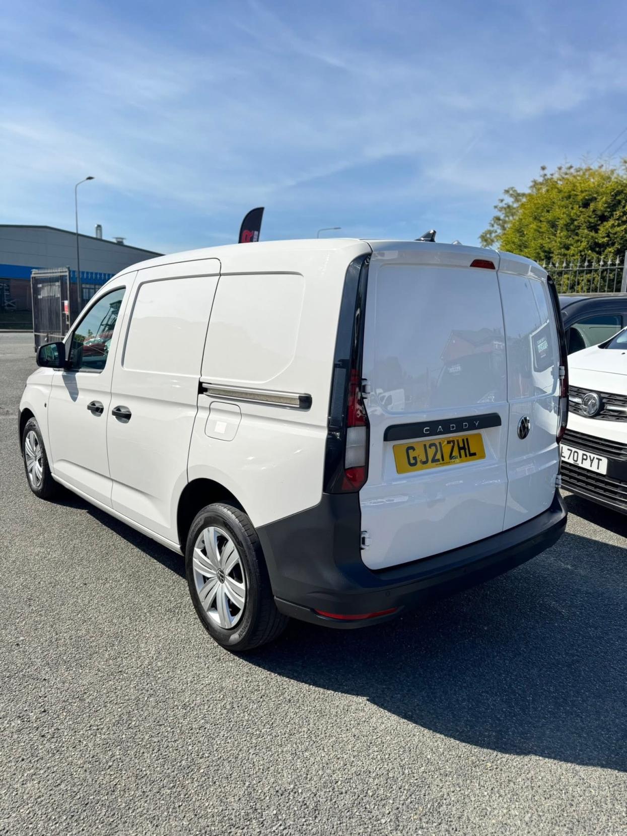 Volkswagen Caddy 2.0 TDI C20 Commerce Panel Van 5dr Diesel Manual SWB Euro 6 (s/s) (102 ps)