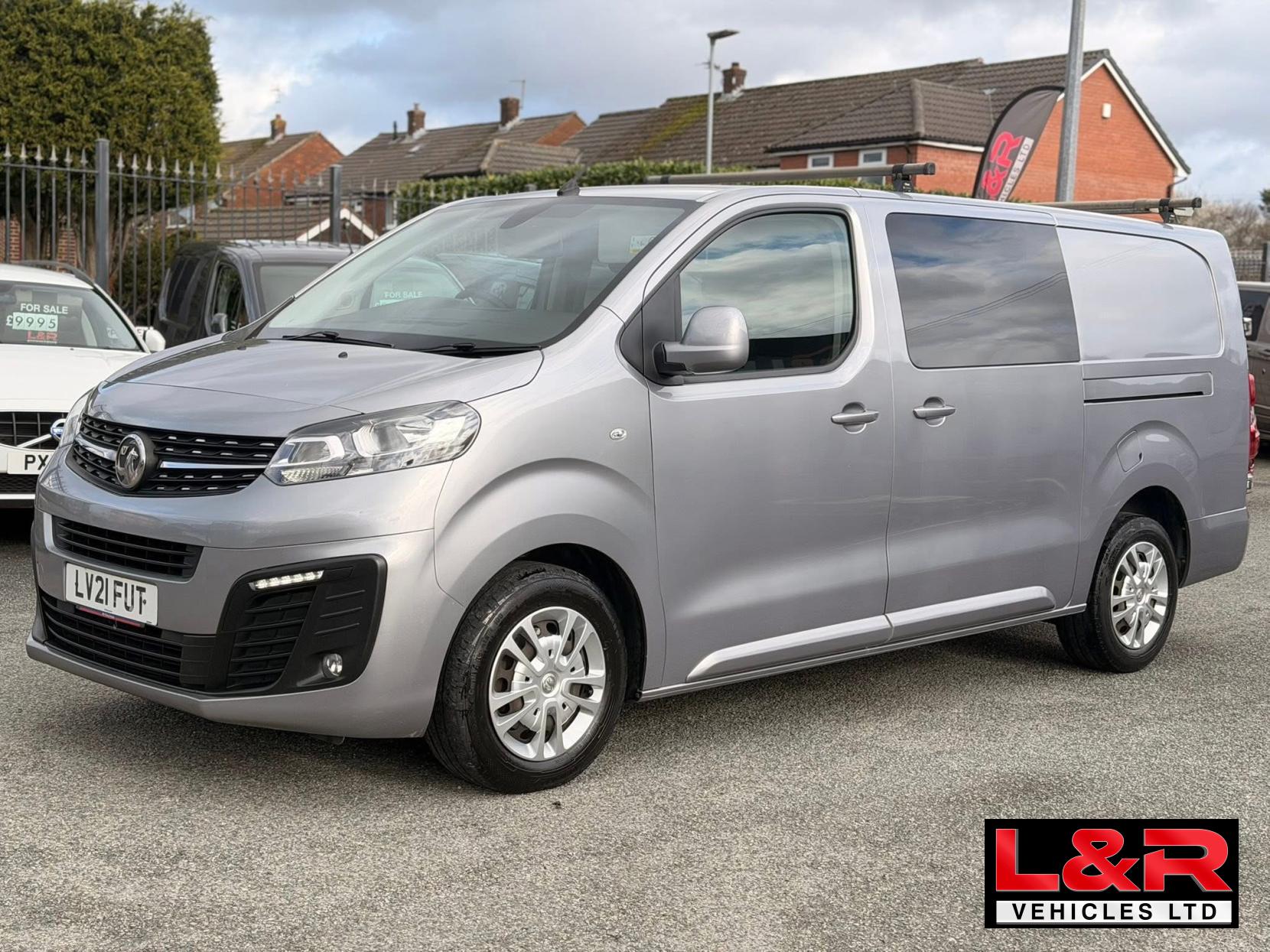 Vauxhall Vivaro 2.0 Turbo D 3100 Sportive Crew Van Double Cab 5dr Diesel Manual L2 H1 Euro 6 (s/s) (120 ps)