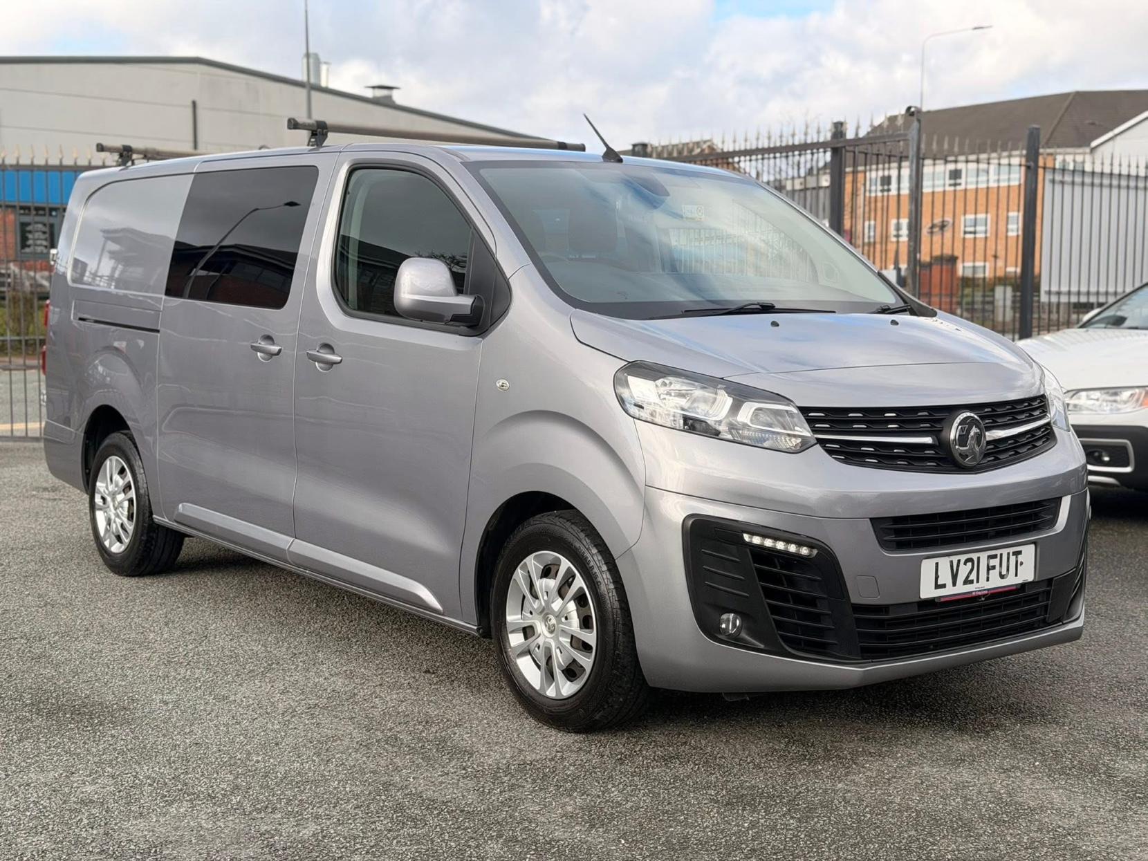 Vauxhall Vivaro 2.0 Turbo D 3100 Sportive Crew Van Double Cab 5dr Diesel Manual L2 H1 Euro 6 (s/s) (120 ps)