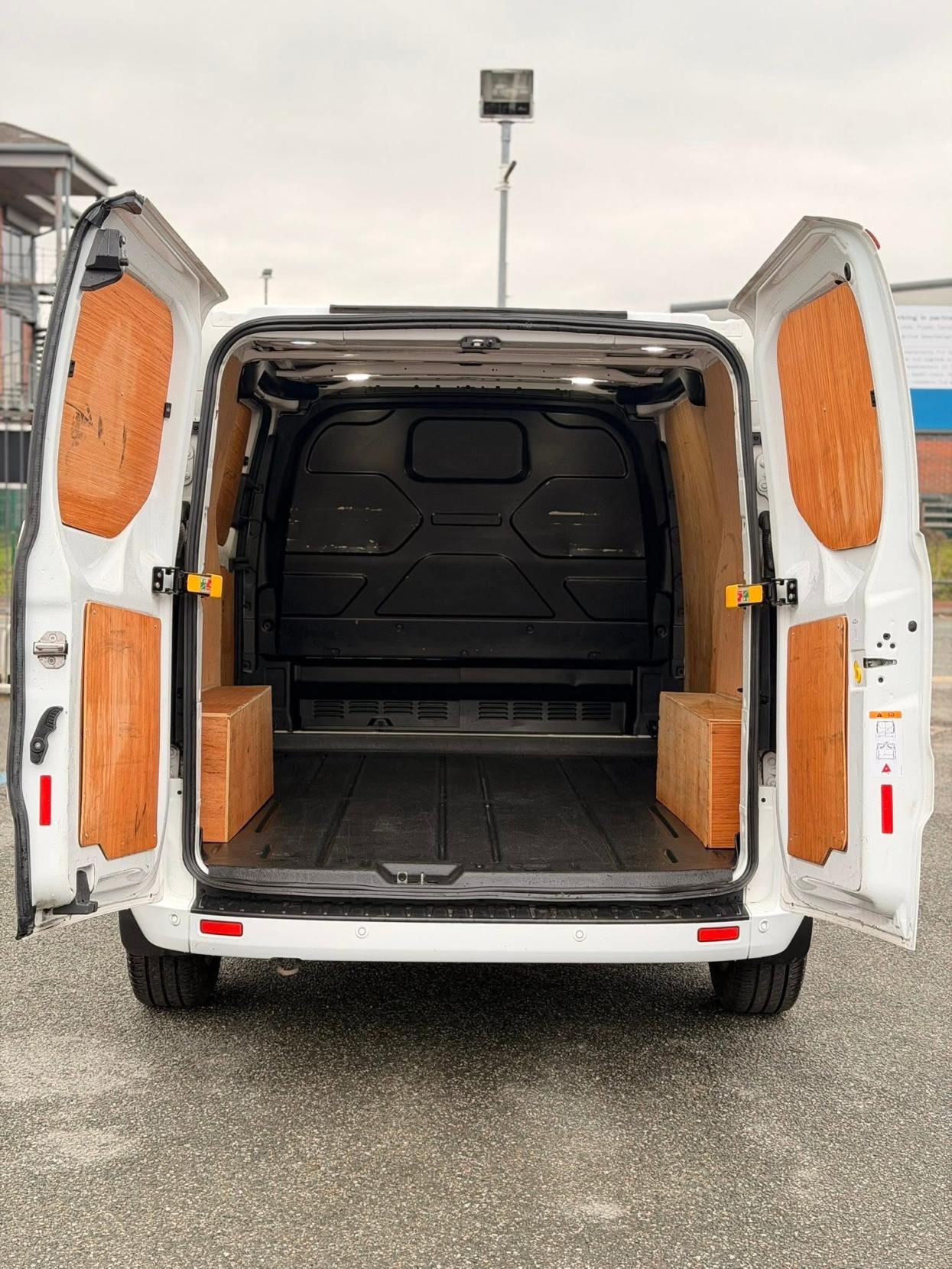 Ford Transit Custom 2.0 280 EcoBlue Limited Panel Van 5dr Diesel Manual L1 H1 Euro 6 (s/s) (130 ps)