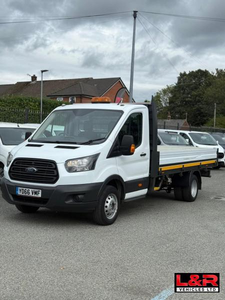 Ford Transit 2.2 TDCi 350 Chassis Cab 2dr Diesel Manual RWD L4 H1 Euro 6 (DRW) (125 ps)