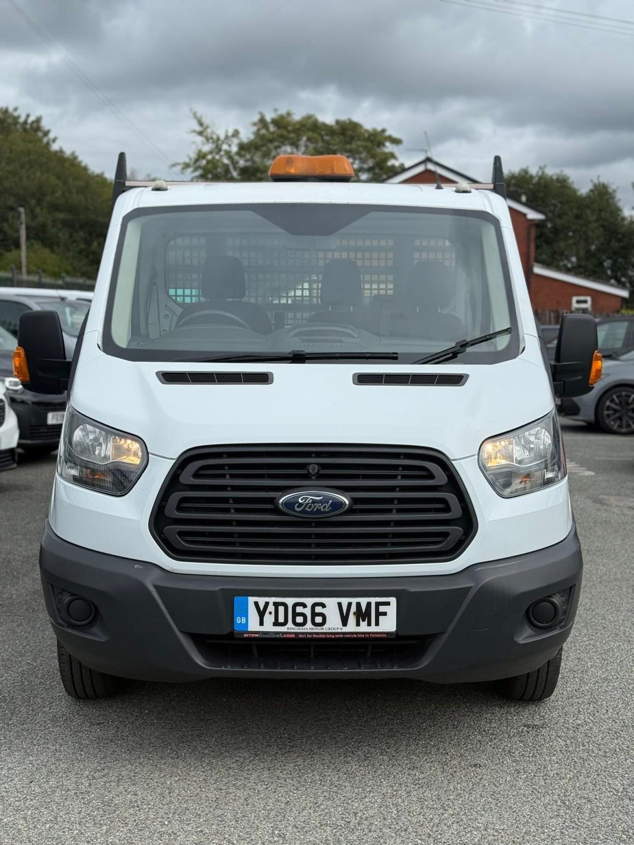 Ford Transit 2.2 TDCi 350 Chassis Cab 2dr Diesel Manual RWD L4 H1 Euro 6 (DRW) (125 ps)