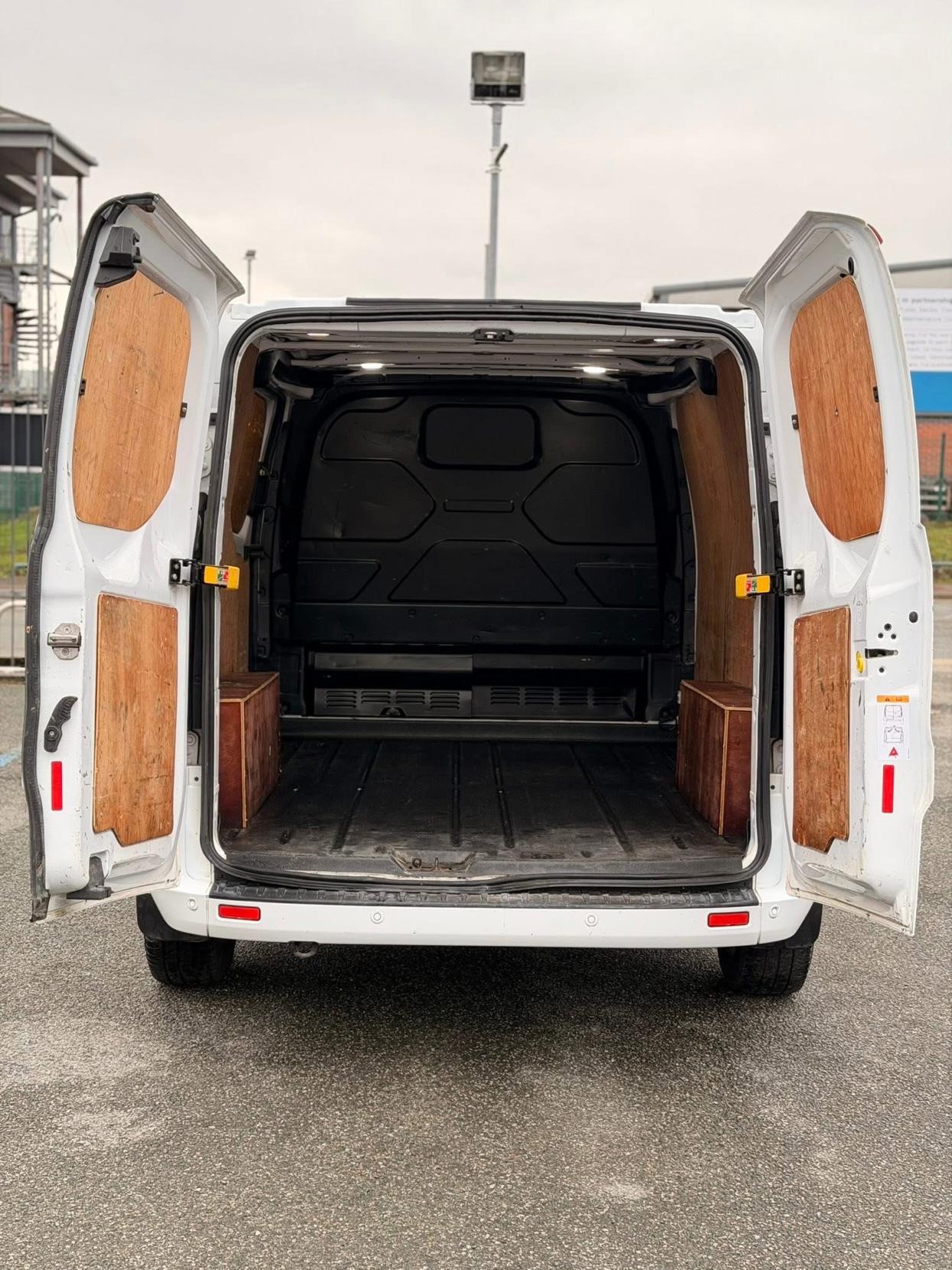 Ford Transit Custom 2.0 280 EcoBlue Limited Panel Van 5dr Diesel Manual L1 H1 Euro 6 (s/s) (130 ps)