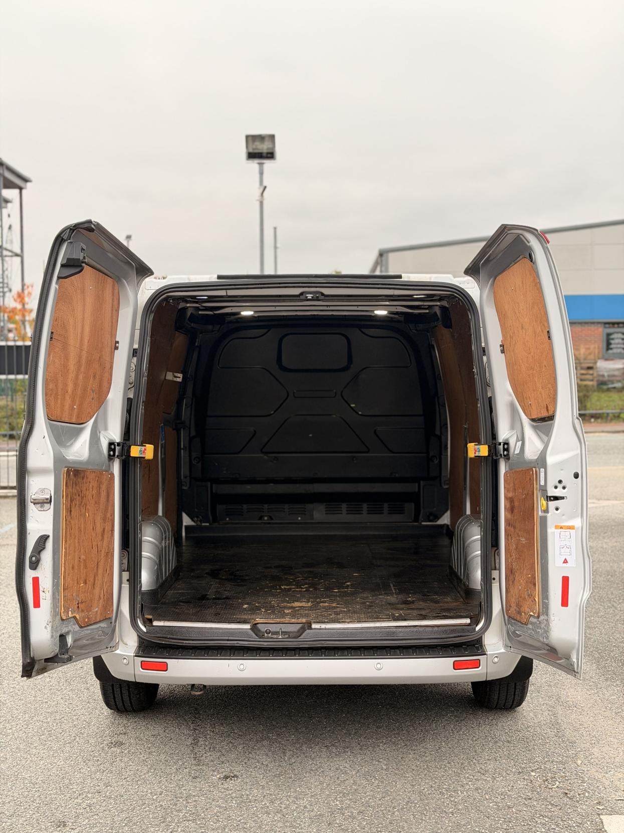 Ford Transit Custom 2.0 340 EcoBlue Limited Panel Van 5dr Diesel Manual L2 H1 Euro 6 (s/s) (170 ps)