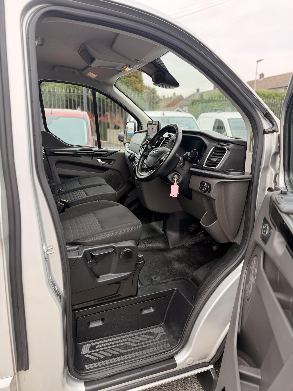 Ford Transit Custom 2.0 340 EcoBlue Limited Panel Van 5dr Diesel Manual L2 H1 Euro 6 (s/s) (170 ps)