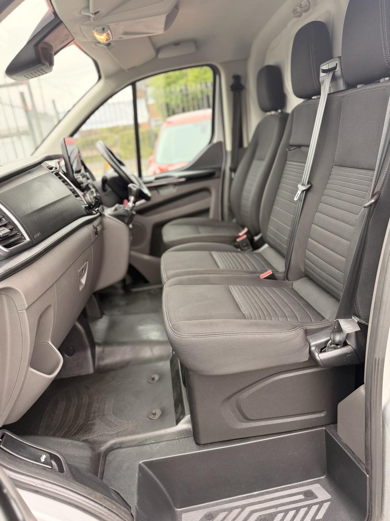 Ford Transit Custom 2.0 340 EcoBlue Limited Panel Van 5dr Diesel Manual L2 H1 Euro 6 (s/s) (170 ps)