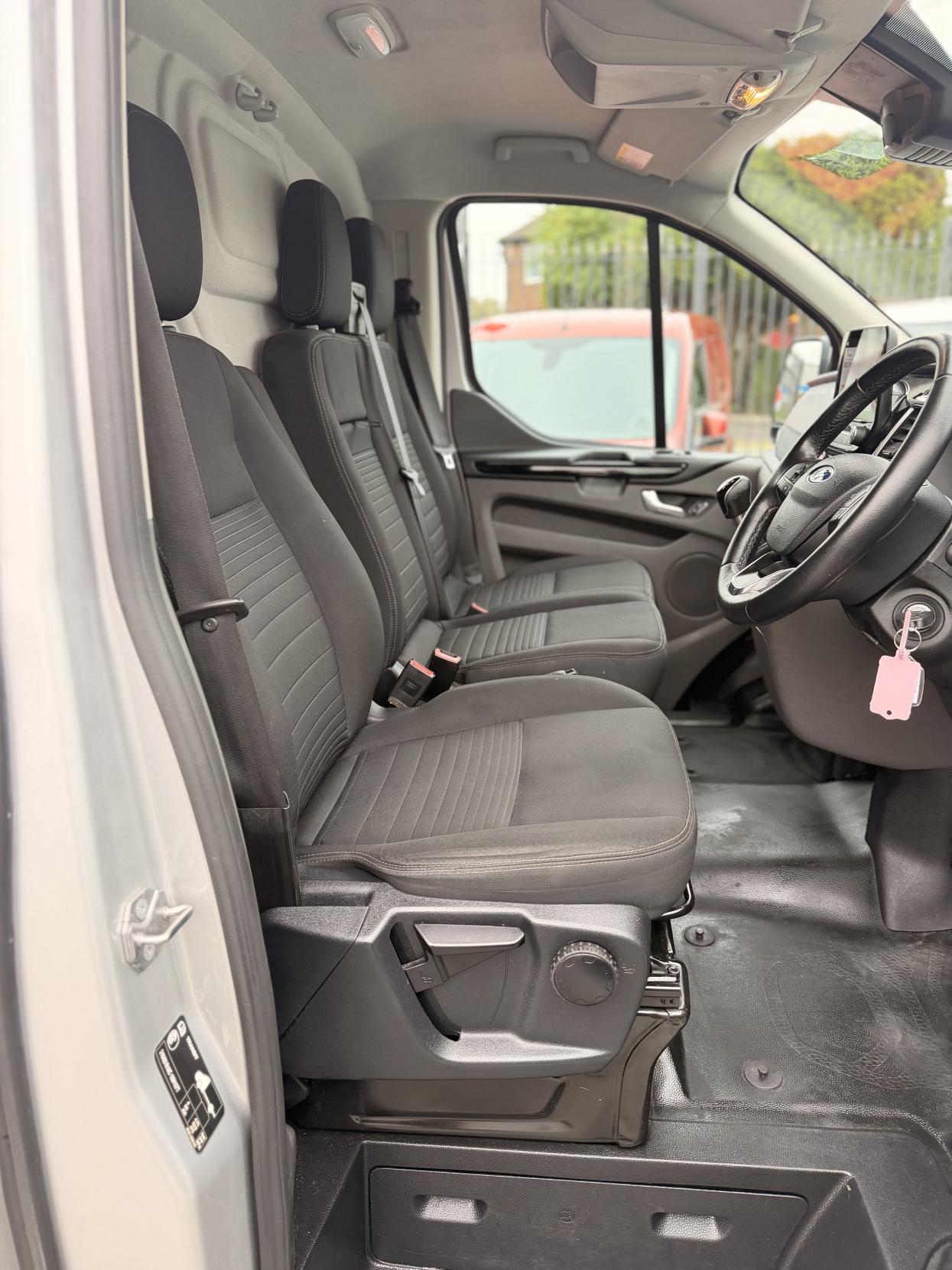 Ford Transit Custom 2.0 340 EcoBlue Limited Panel Van 5dr Diesel Manual L2 H1 Euro 6 (s/s) (170 ps)