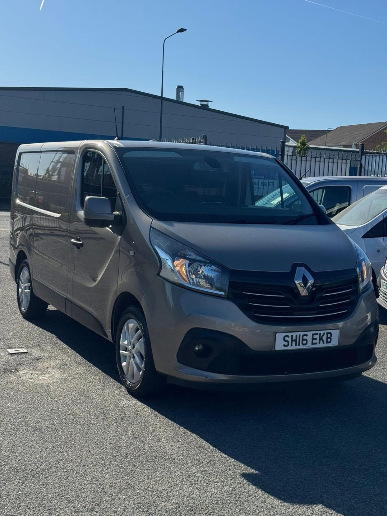 Renault Trafic 1.6 dCi ENERGY 27 Sport Panel Van 5dr Diesel Manual SWB Standard Roof Euro 5 (s/s) (120 ps)