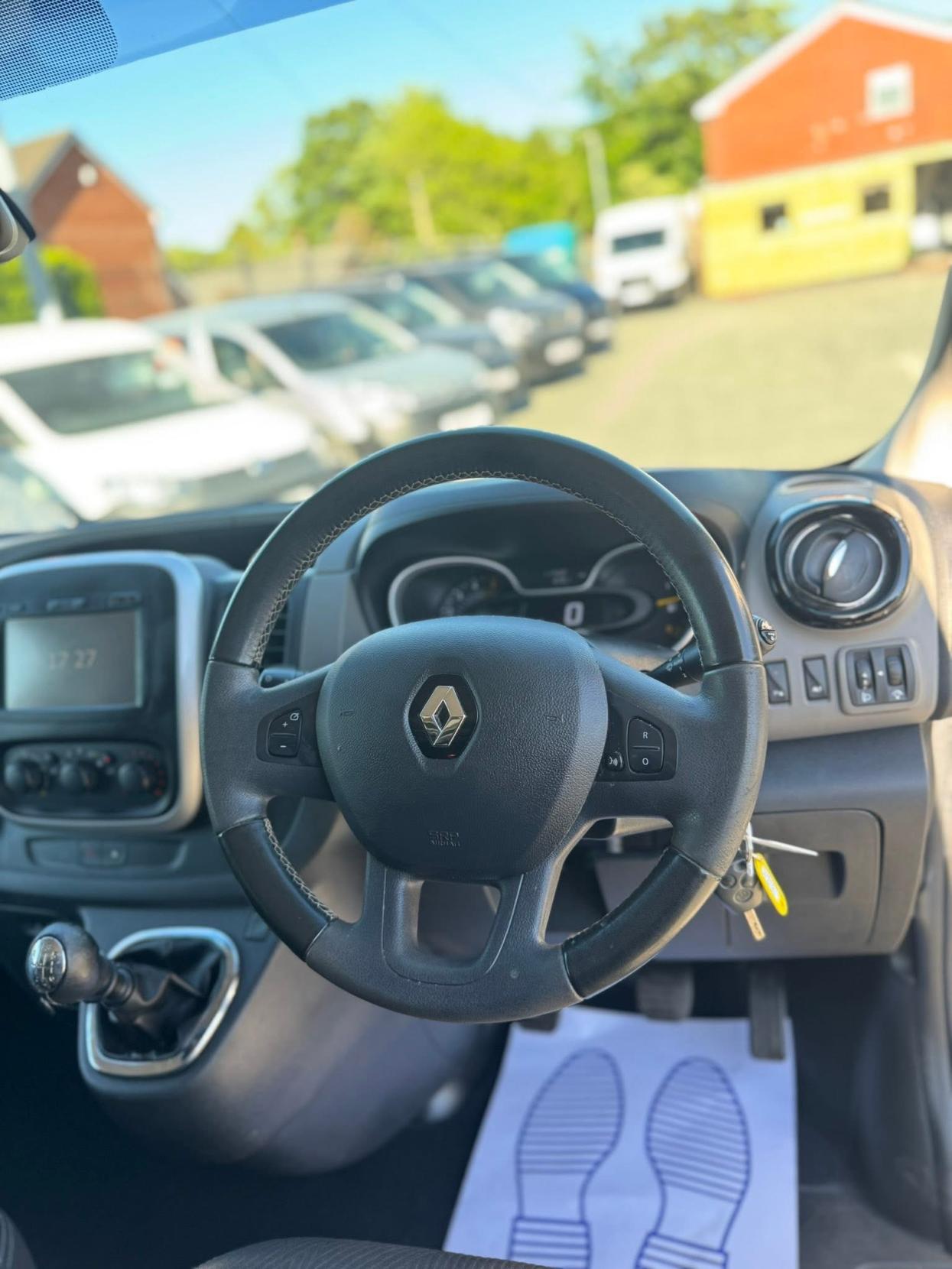 Renault Trafic 1.6 dCi ENERGY 27 Sport Panel Van 5dr Diesel Manual SWB Standard Roof Euro 5 (s/s) (120 ps)