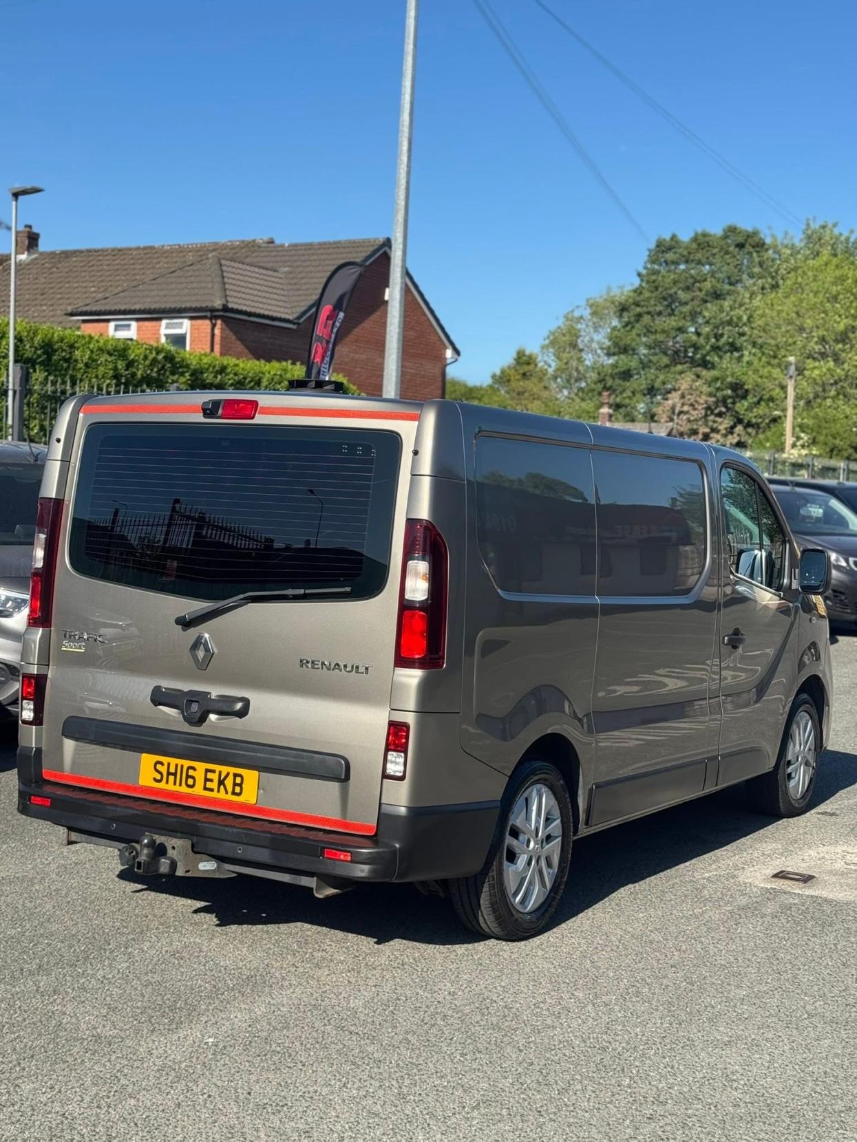 Renault Trafic 1.6 dCi ENERGY 27 Sport Panel Van 5dr Diesel Manual SWB Standard Roof Euro 5 (s/s) (120 ps)