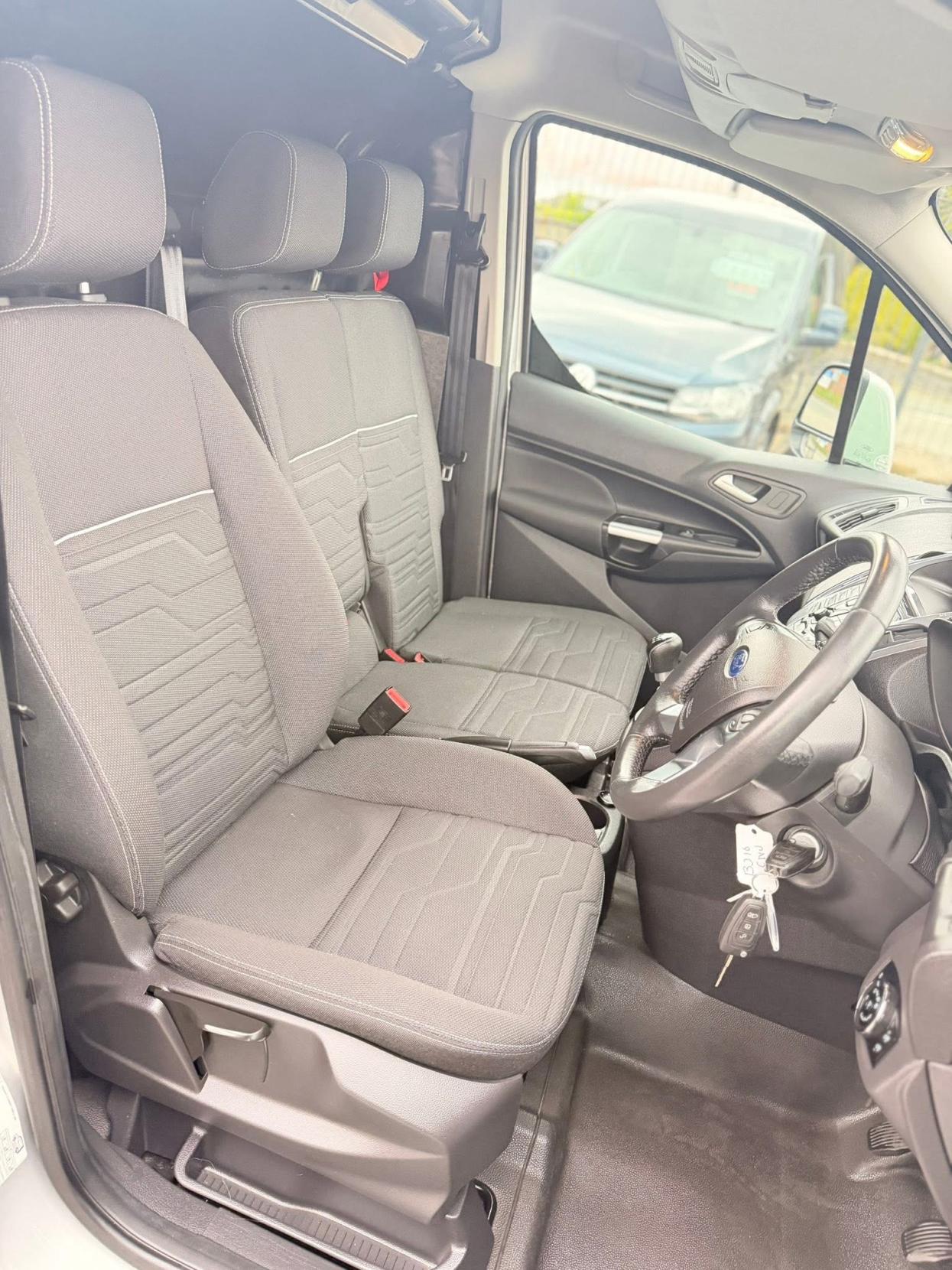 Ford Transit Connect 1.6 TDCi 200 Limited Panel Van 5dr Diesel Manual L1 H1 (124 g/km, 113 bhp)