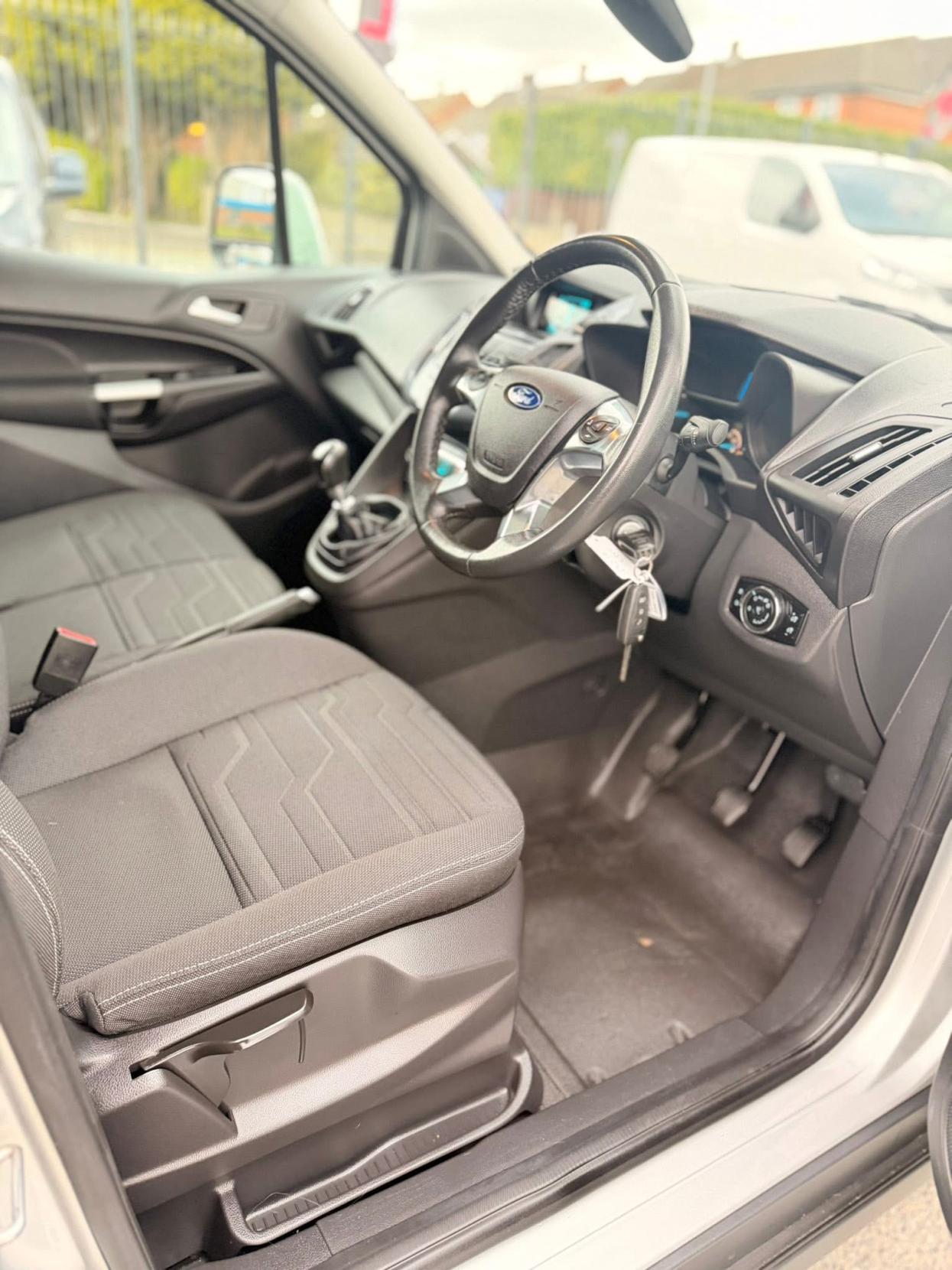 Ford Transit Connect 1.6 TDCi 200 Limited Panel Van 5dr Diesel Manual L1 H1 (124 g/km, 113 bhp)