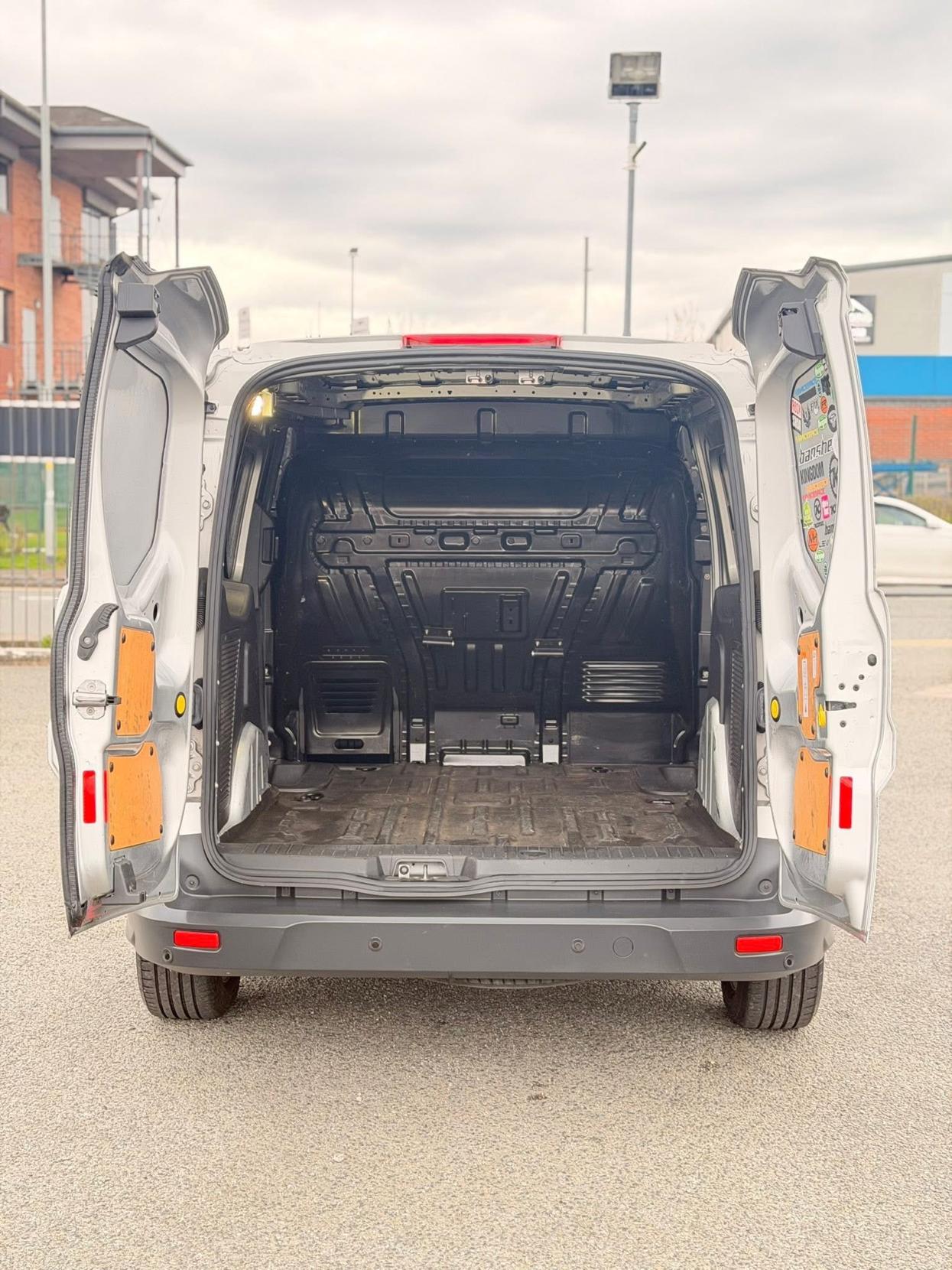 Ford Transit Connect 1.6 TDCi 200 Limited Panel Van 5dr Diesel Manual L1 H1 (124 g/km, 113 bhp)