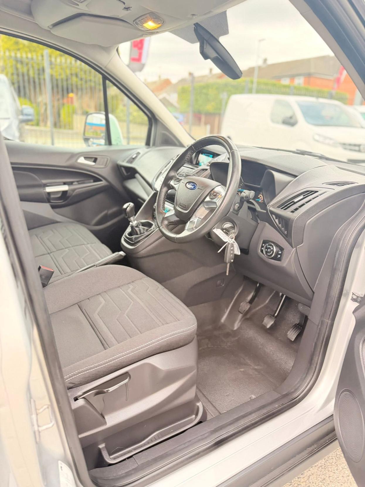 Ford Transit Connect 1.6 TDCi 200 Limited Panel Van 5dr Diesel Manual L1 H1 (124 g/km, 113 bhp)