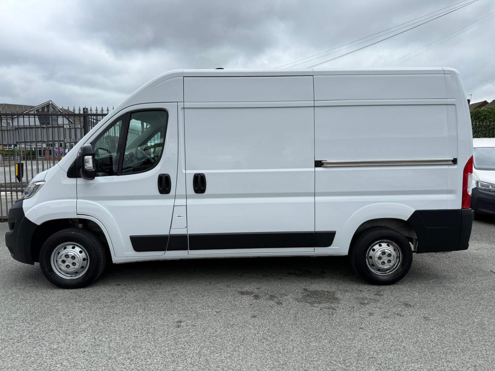 Vauxhall Movano 2.2 CDTi 3500 BiTurbo Dynamic Panel Van 5dr Diesel Manual FWD L2 H2 Euro 6 (s/s) (140 ps)