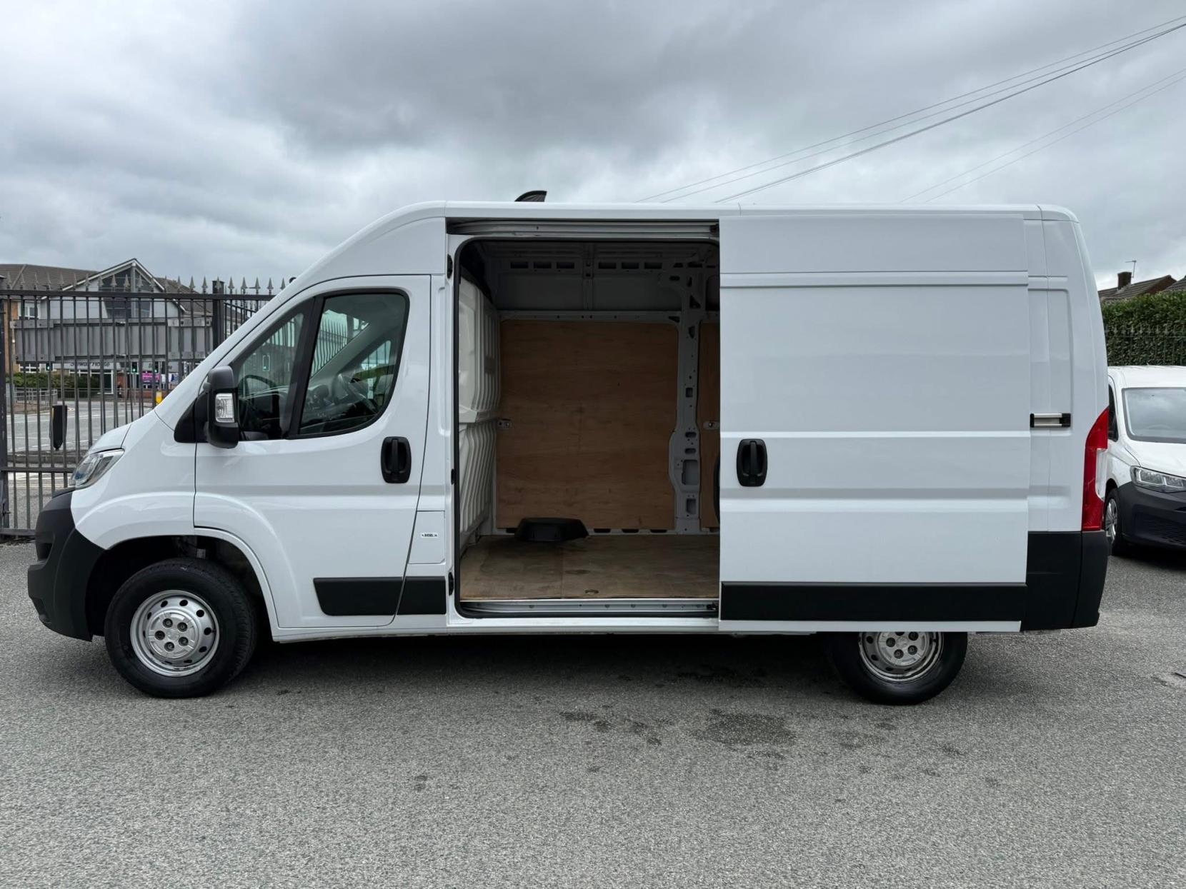 Vauxhall Movano 2.2 CDTi 3500 BiTurbo Dynamic Panel Van 5dr Diesel Manual FWD L2 H2 Euro 6 (s/s) (140 ps)