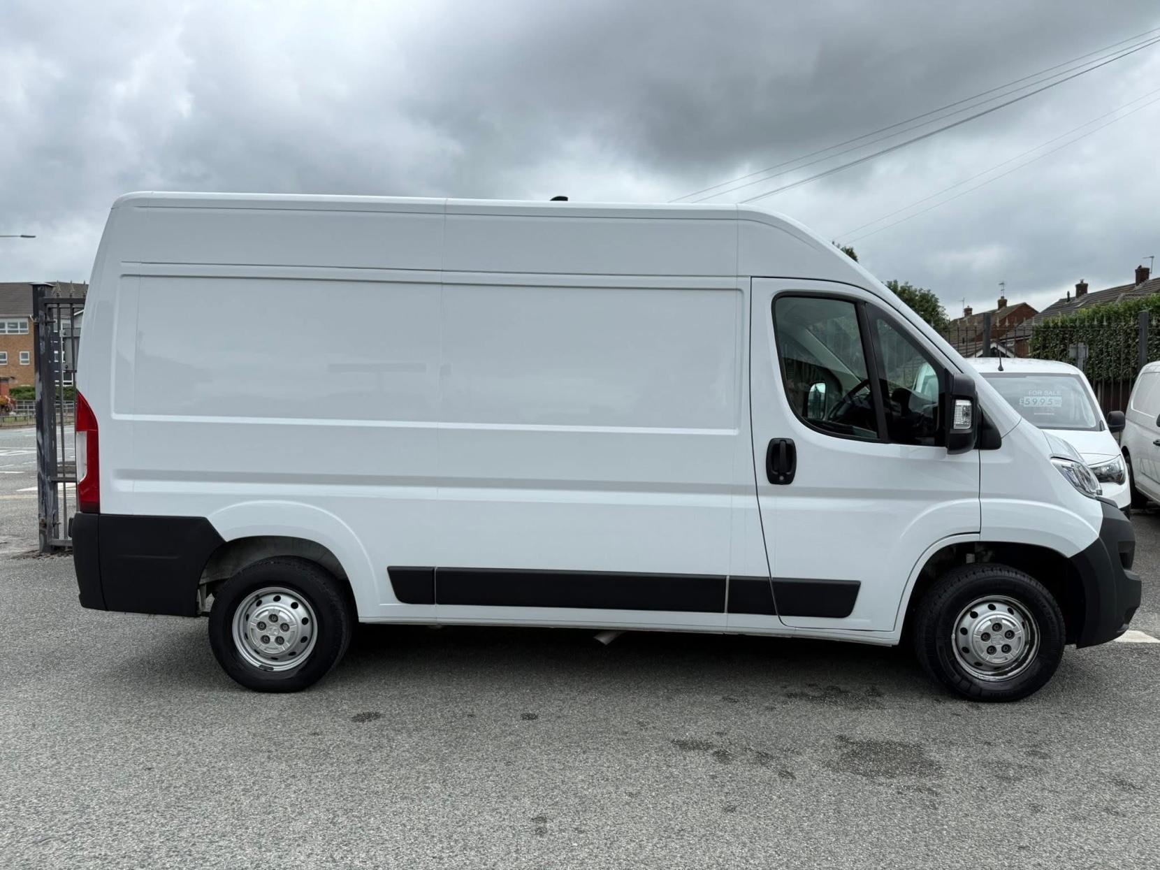 Vauxhall Movano 2.2 CDTi 3500 BiTurbo Dynamic Panel Van 5dr Diesel Manual FWD L2 H2 Euro 6 (s/s) (140 ps)