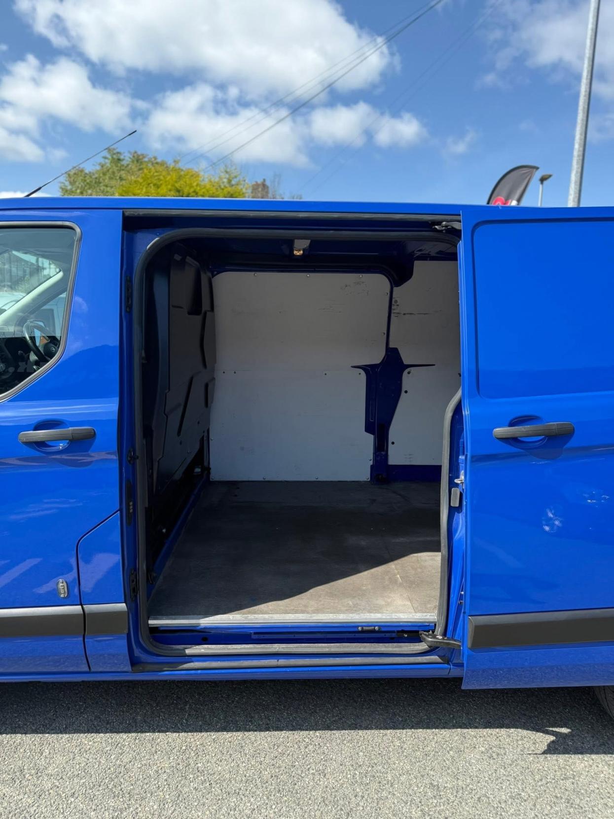 Ford Transit Custom 2.0 300 EcoBlue Trend Panel Van 5dr Diesel Manual L2 H1 Euro 6 (s/s) (105 ps)