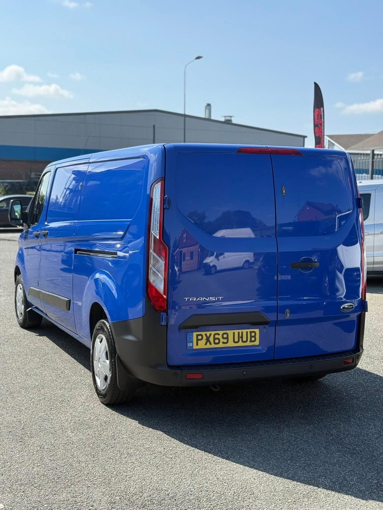 Ford Transit Custom 2.0 300 EcoBlue Trend Panel Van 5dr Diesel Manual L2 H1 Euro 6 (s/s) (105 ps)