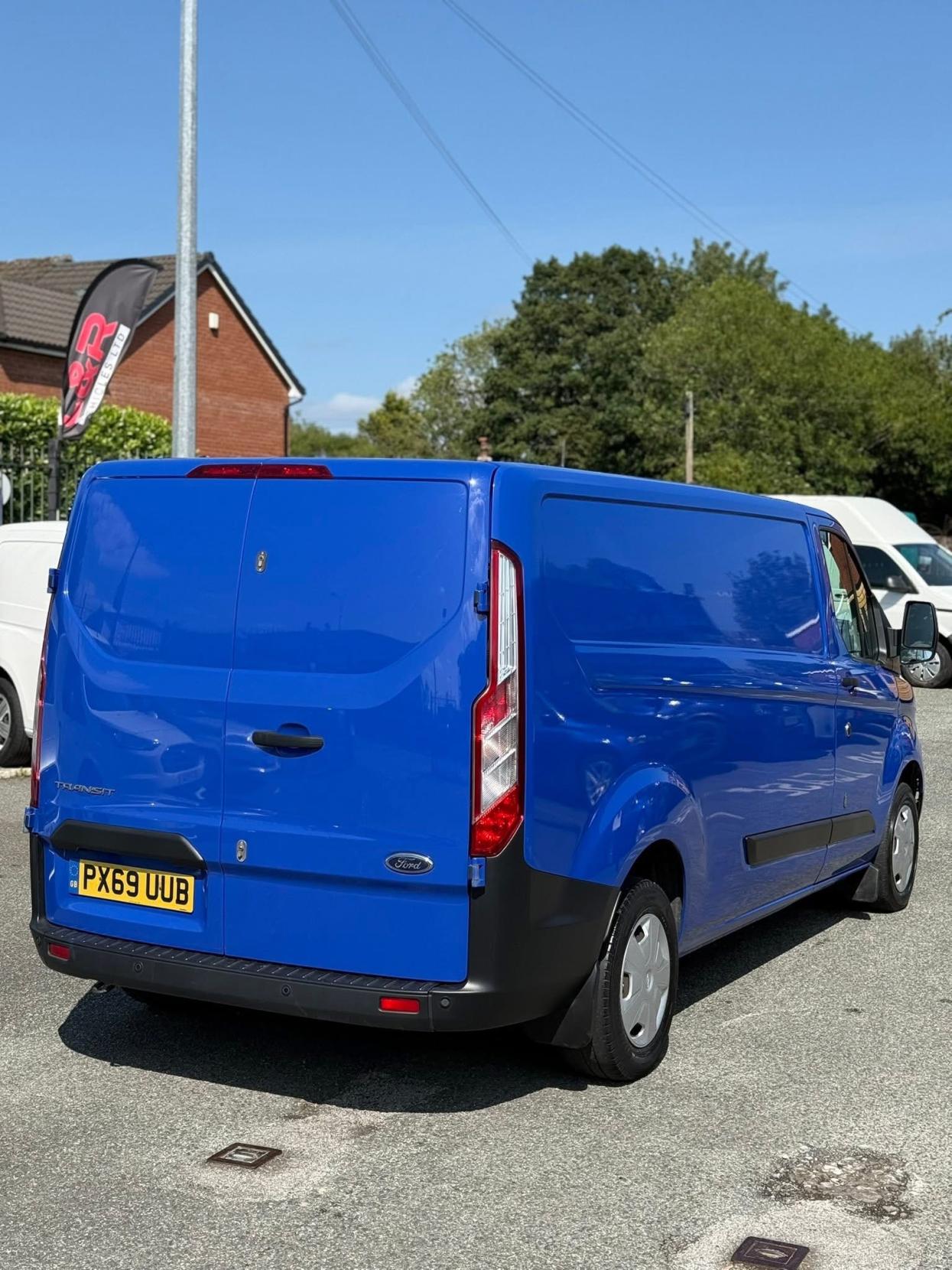 Ford Transit Custom 2.0 300 EcoBlue Trend Panel Van 5dr Diesel Manual L2 H1 Euro 6 (s/s) (105 ps)