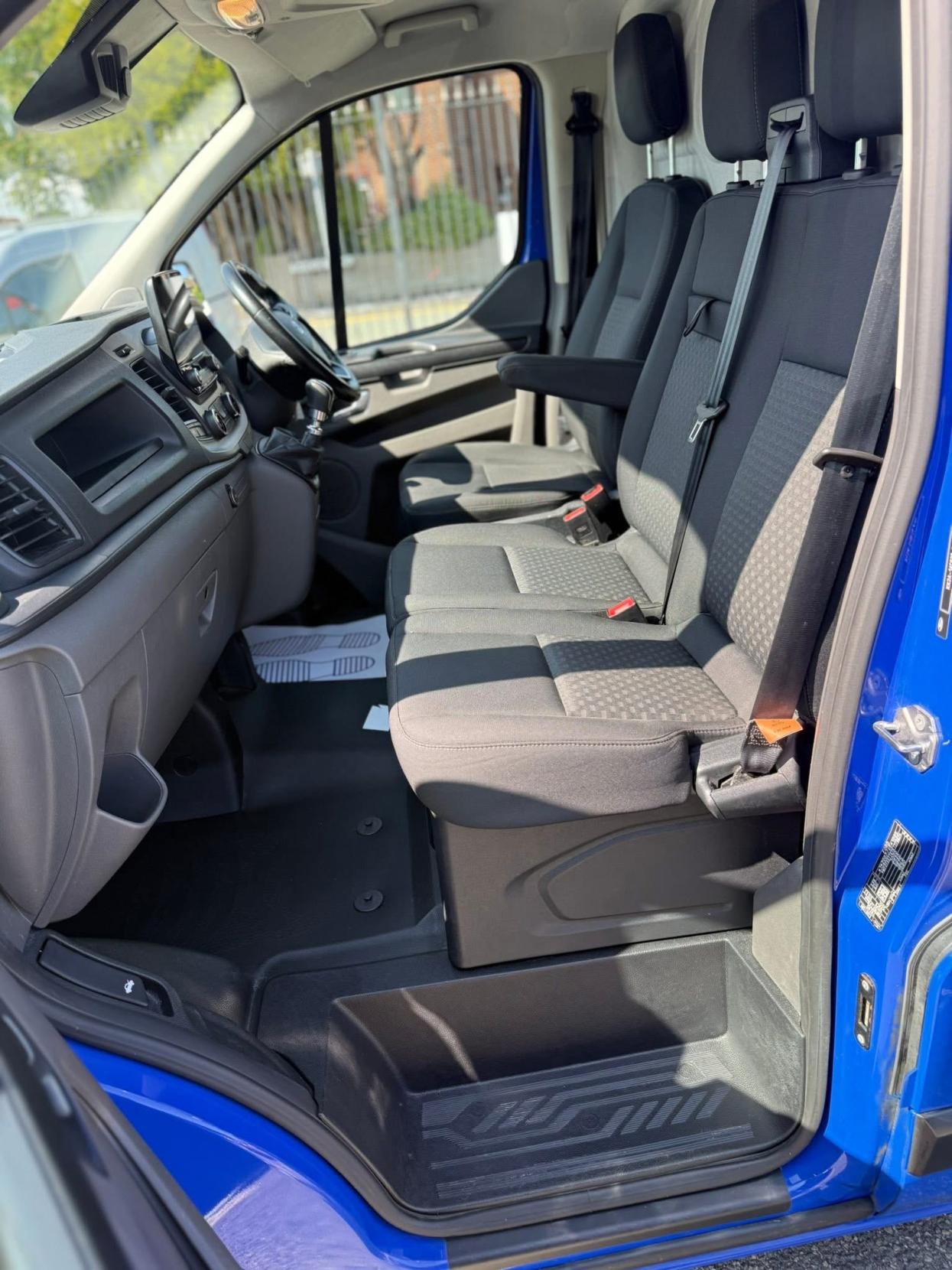 Ford Transit Custom 2.0 300 EcoBlue Trend Panel Van 5dr Diesel Manual L2 H1 Euro 6 (s/s) (105 ps)
