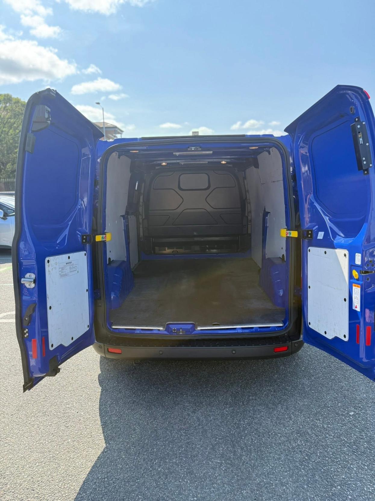 Ford Transit Custom 2.0 300 EcoBlue Trend Panel Van 5dr Diesel Manual L2 H1 Euro 6 (s/s) (105 ps)