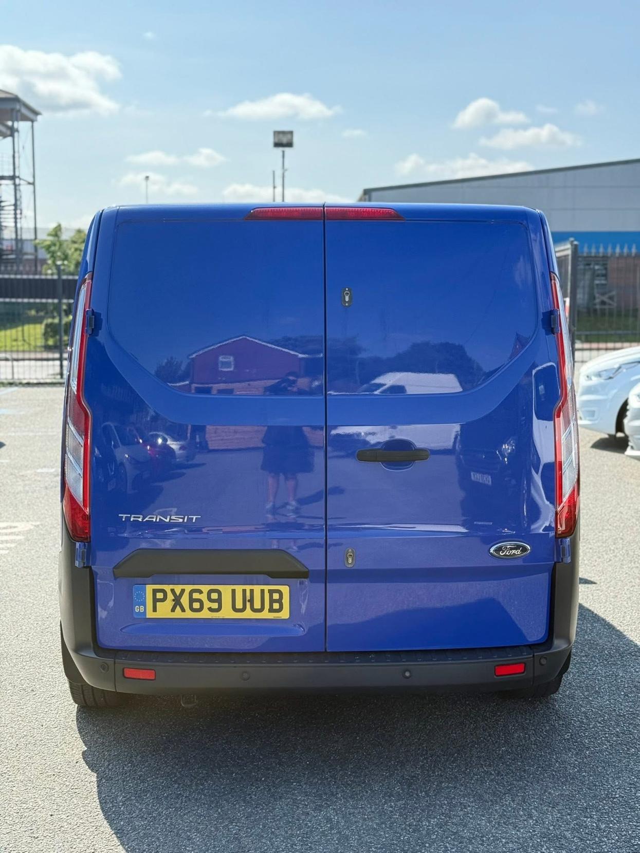 Ford Transit Custom 2.0 300 EcoBlue Trend Panel Van 5dr Diesel Manual L2 H1 Euro 6 (s/s) (105 ps)