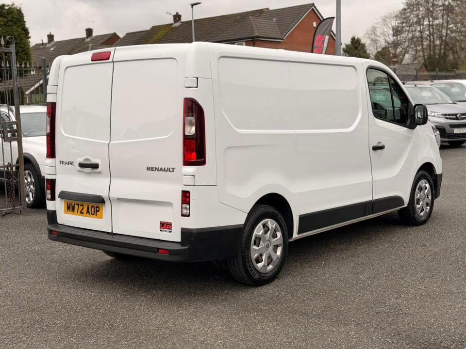 Renault Trafic 2.0 dCi Blue SL28 Business+ Panel Van 5dr Diesel Manual L1 H1 Euro 6 (s/s) (130 ps)