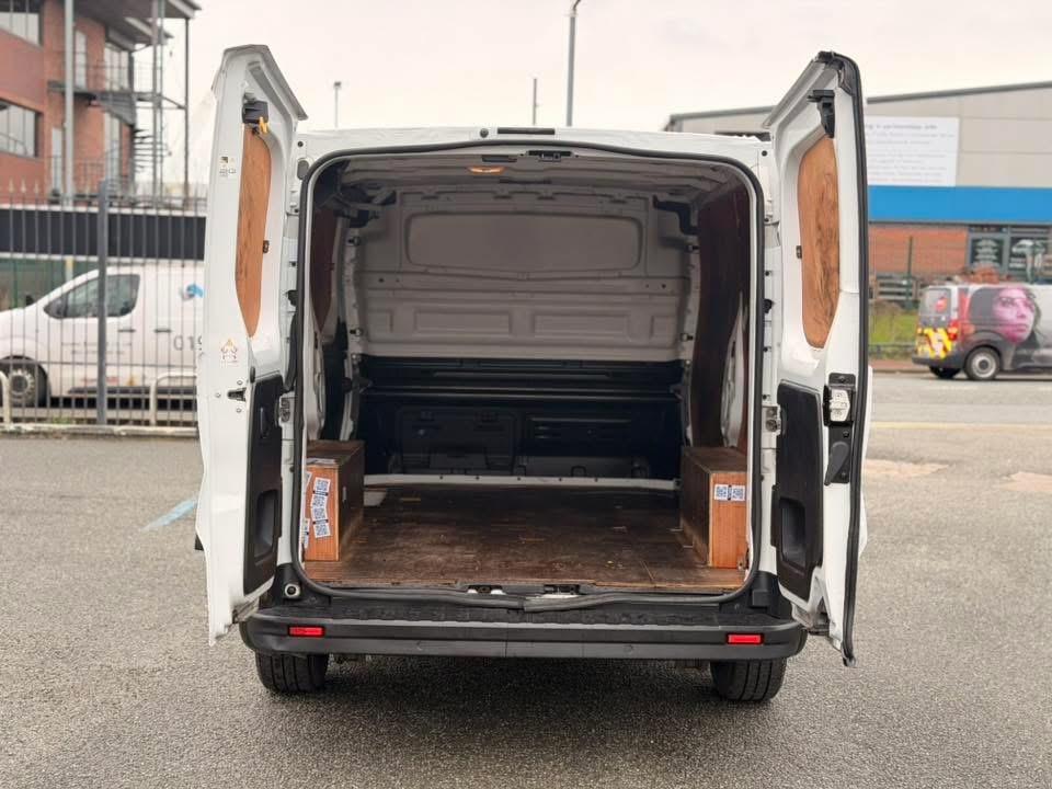 Renault Trafic 2.0 dCi Blue SL28 Business+ Panel Van 5dr Diesel Manual L1 H1 Euro 6 (s/s) (130 ps)
