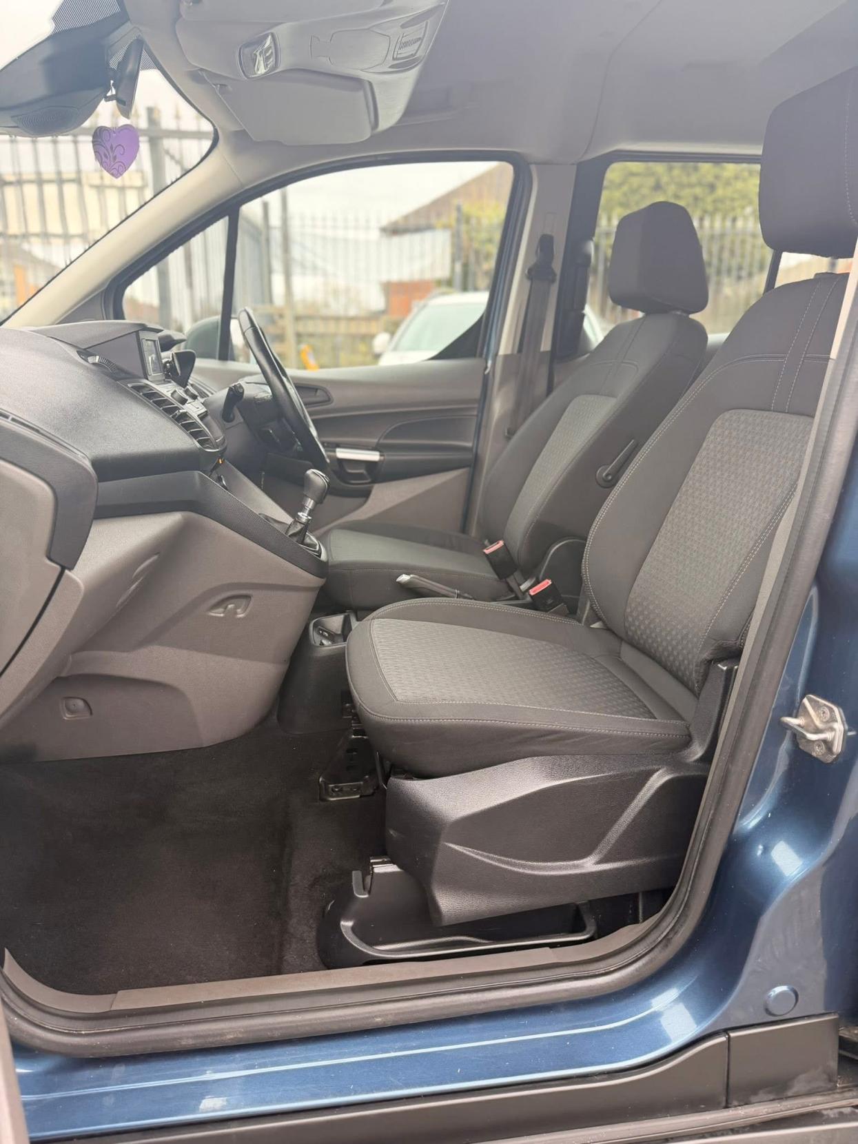 Ford Grand Tourneo Connect 1.5 EcoBlue Zetec MPV 5dr Diesel Manual Euro 6 (s/s) (120 ps)