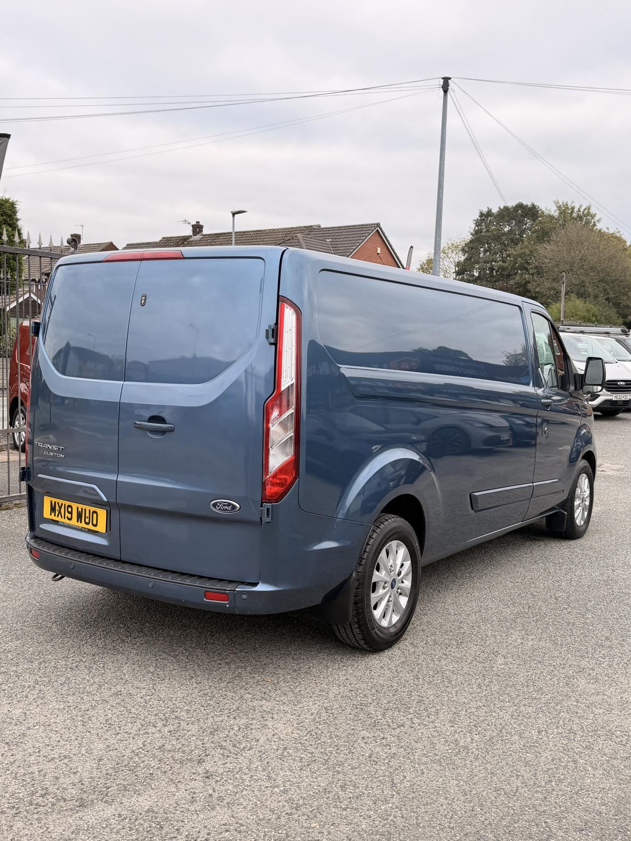 Ford Transit Custom 2.0 300 EcoBlue Limited Panel Van 5dr Diesel Manual L2 H1 Euro 6 (130 ps)