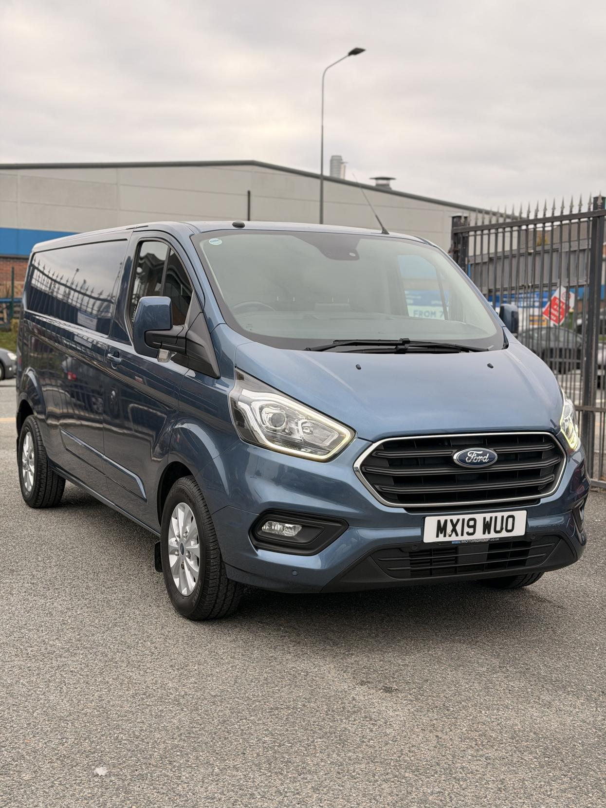 Ford Transit Custom 2.0 300 EcoBlue Limited Panel Van 5dr Diesel Manual L2 H1 Euro 6 (130 ps)
