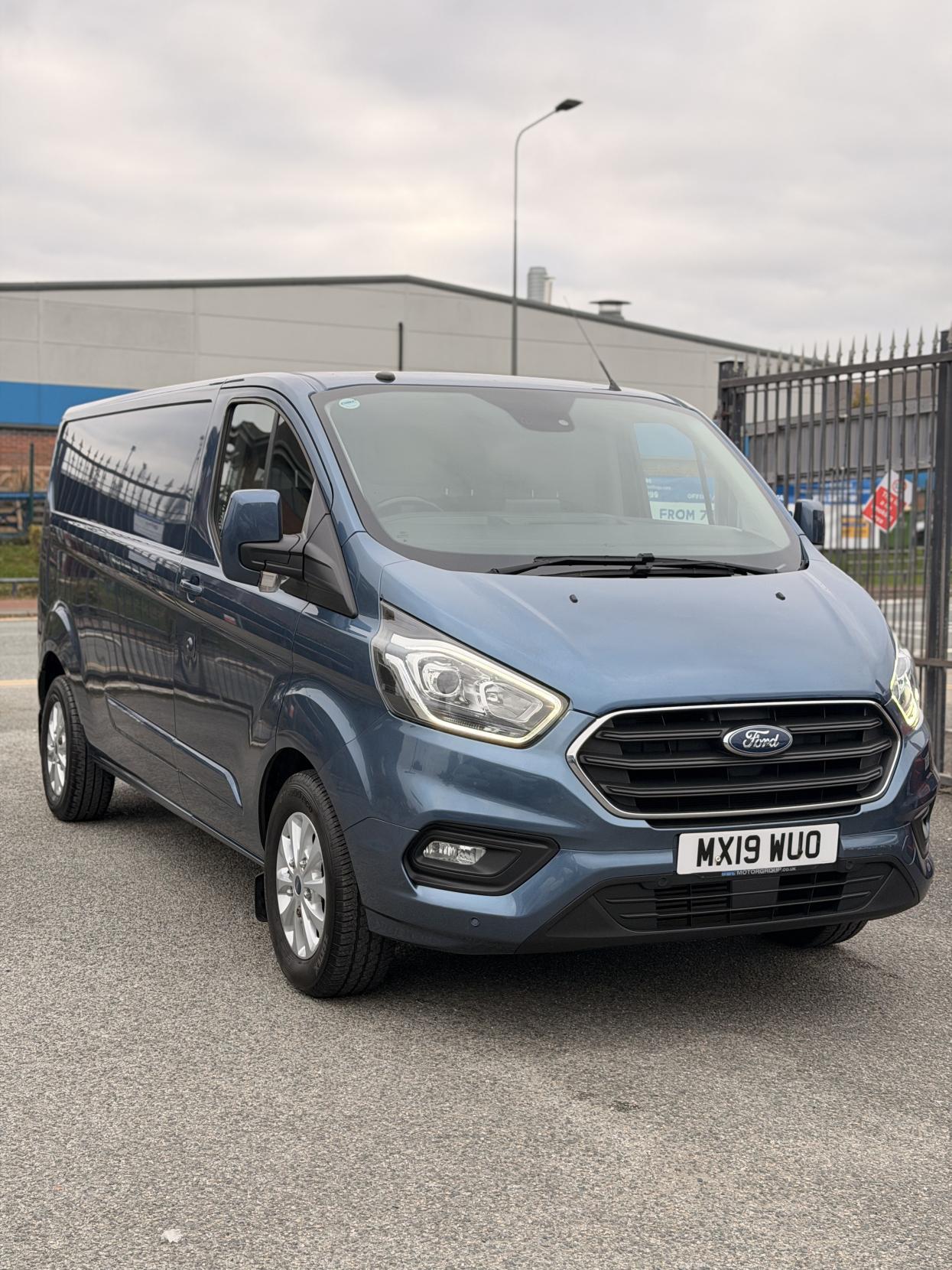 Ford Transit Custom 2.0 300 EcoBlue Limited Panel Van 5dr Diesel Manual L2 H1 Euro 6 (130 ps)